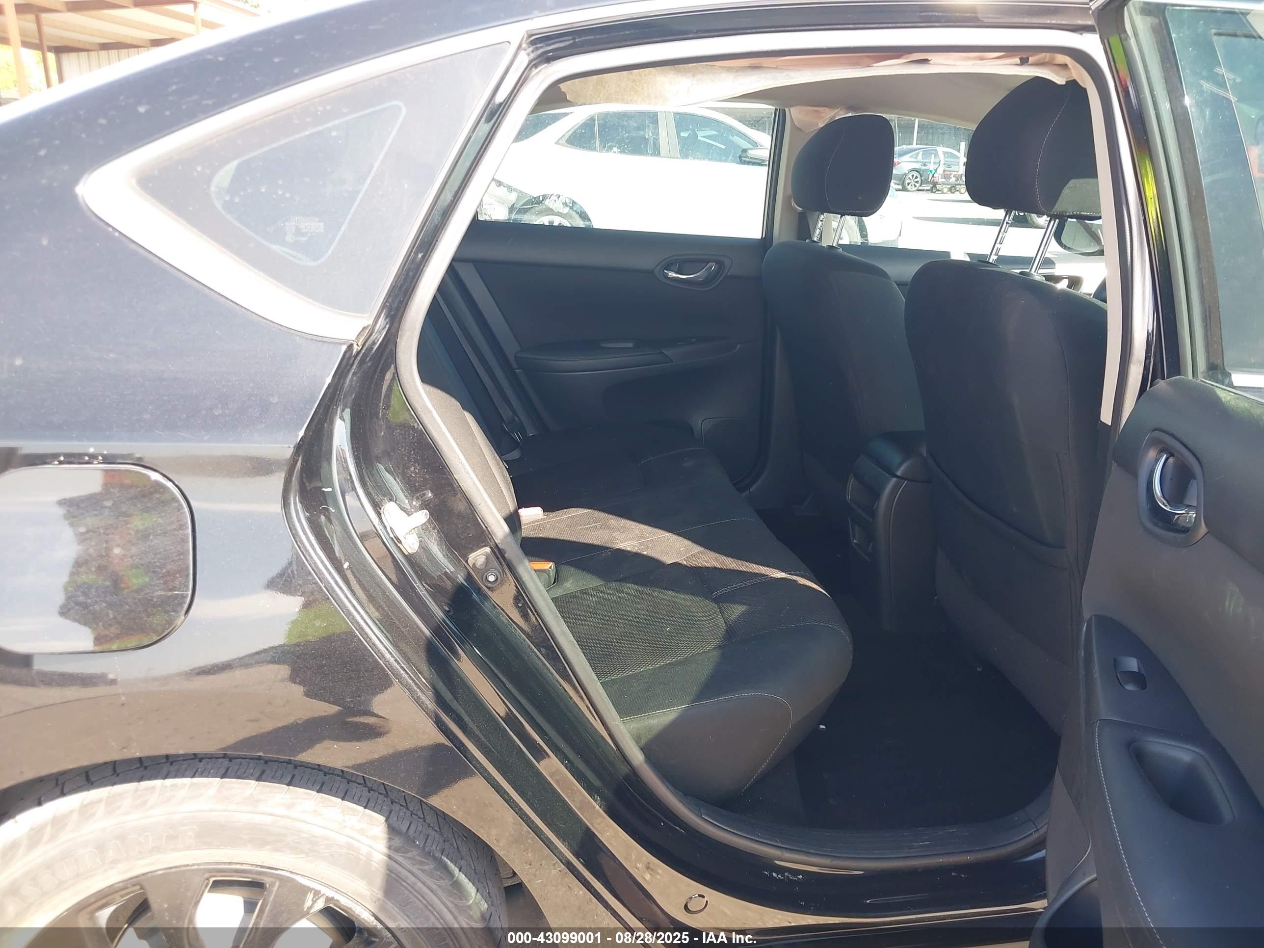 NISSAN SENTRA image 8
