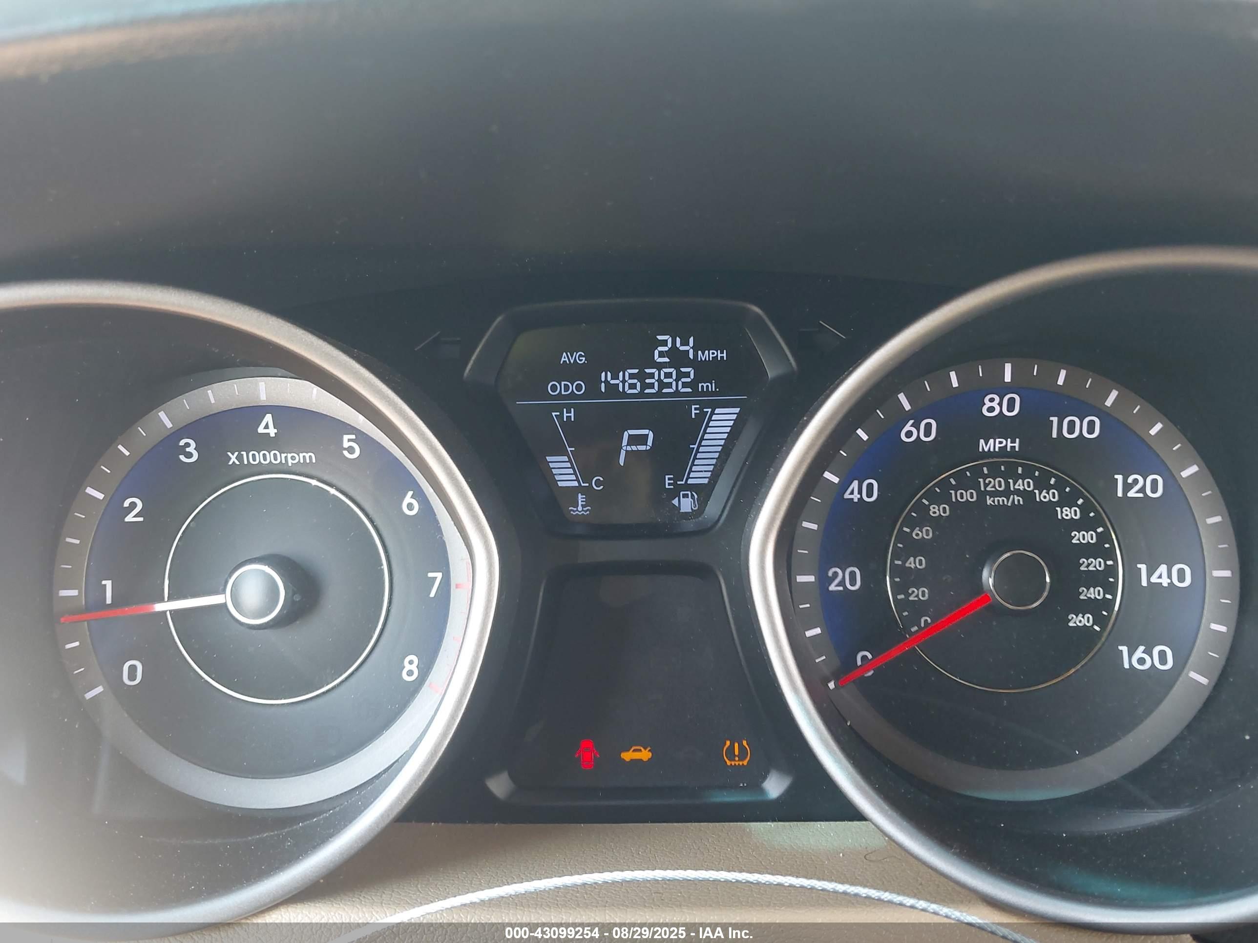 HYUNDAI ELANTRA image 7