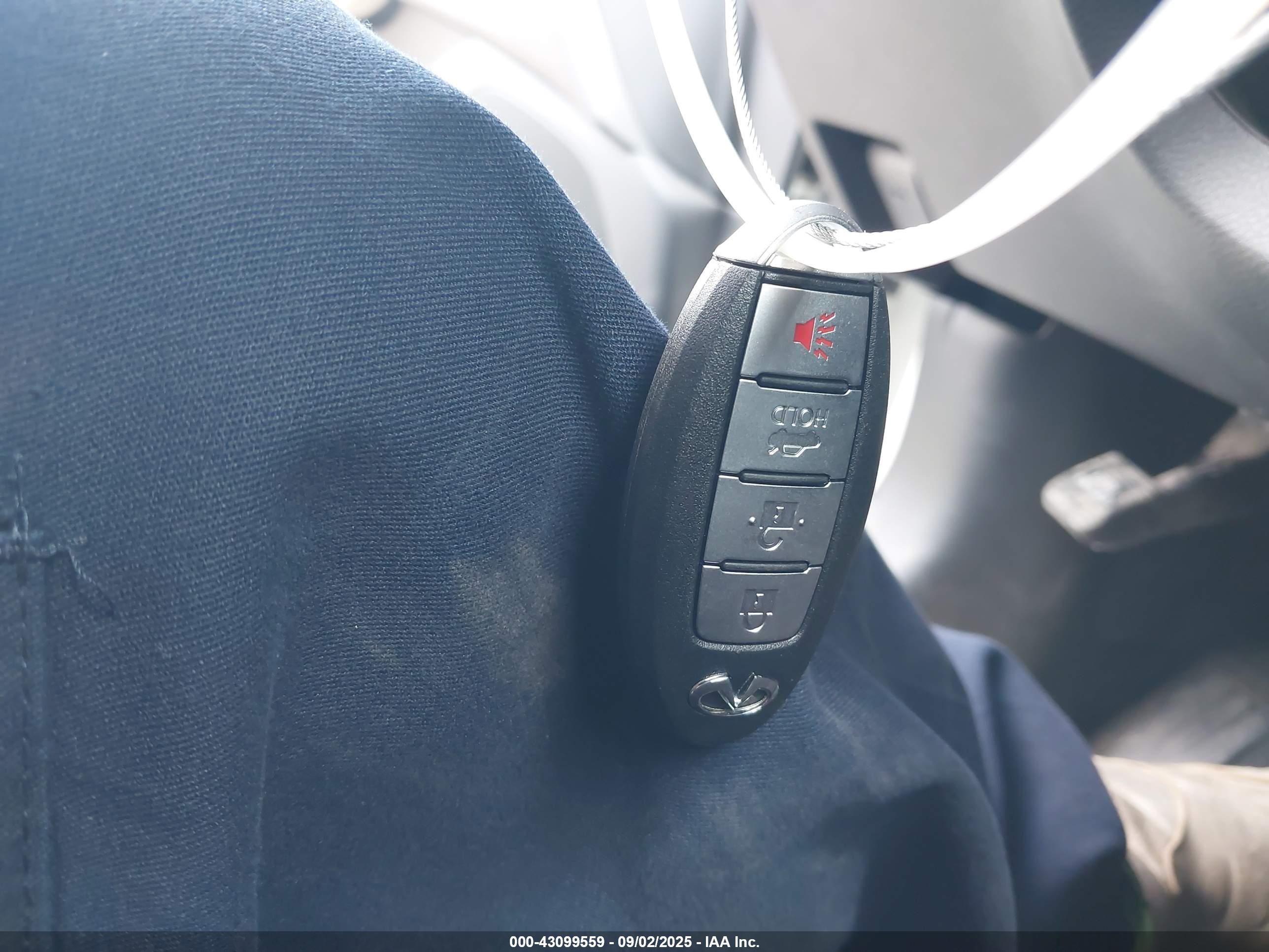 INFINITI Q60 image 11