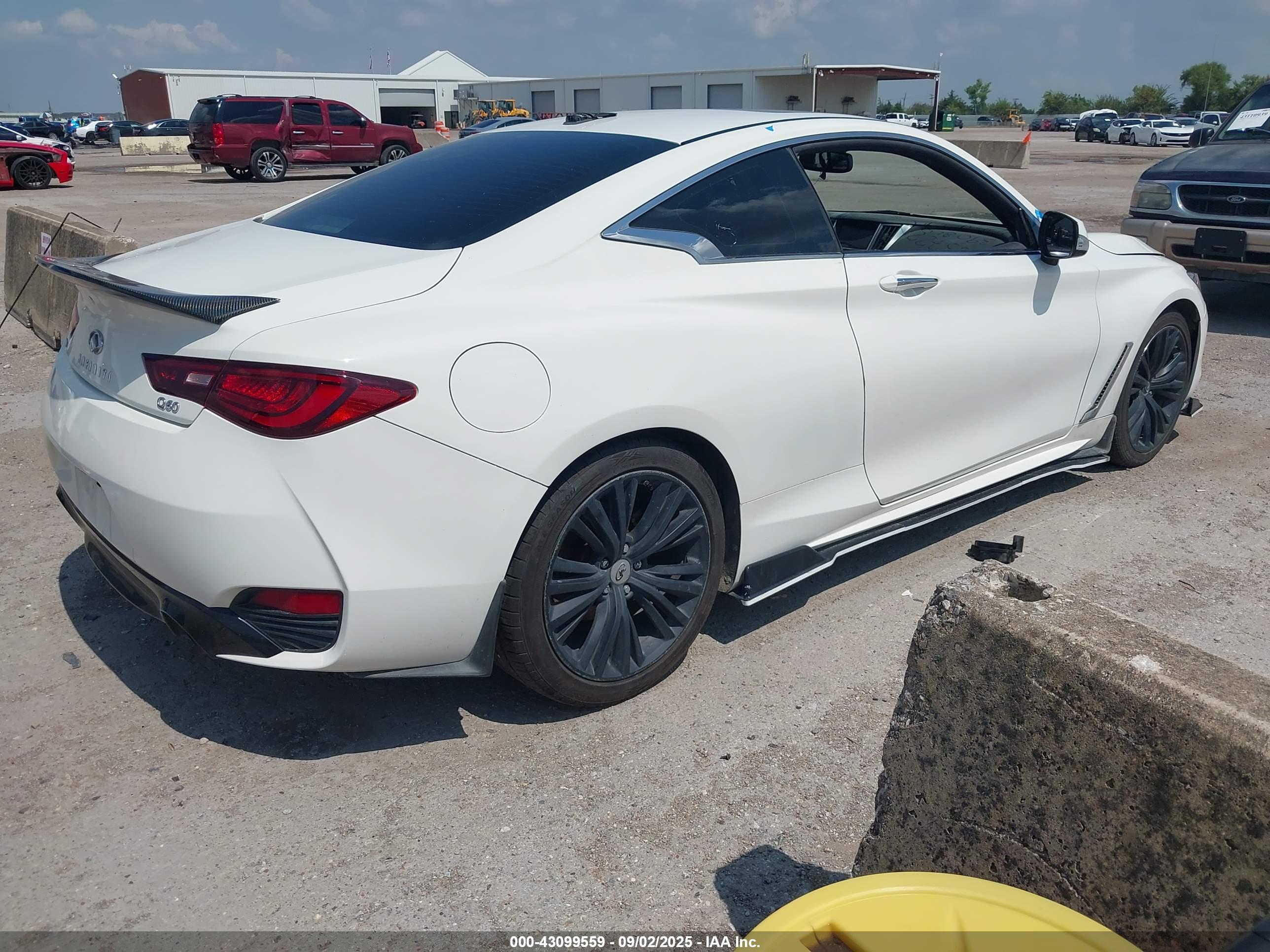 INFINITI Q60 image 4