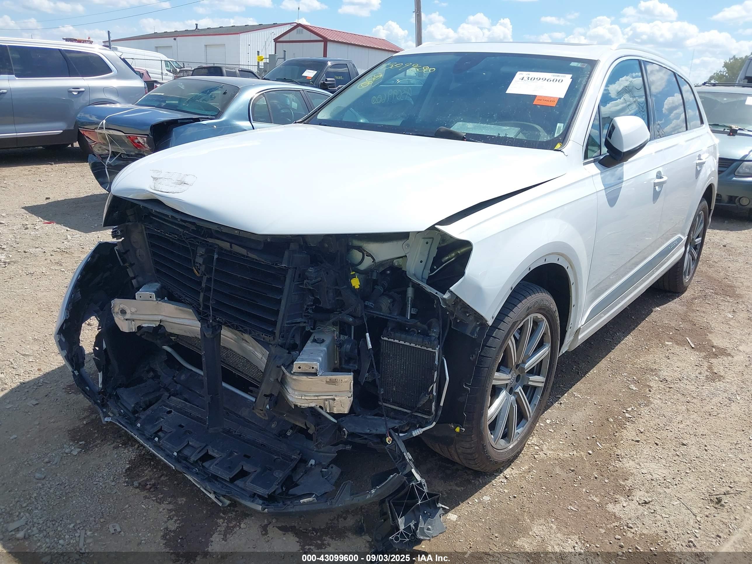 AUDI Q7 image 2