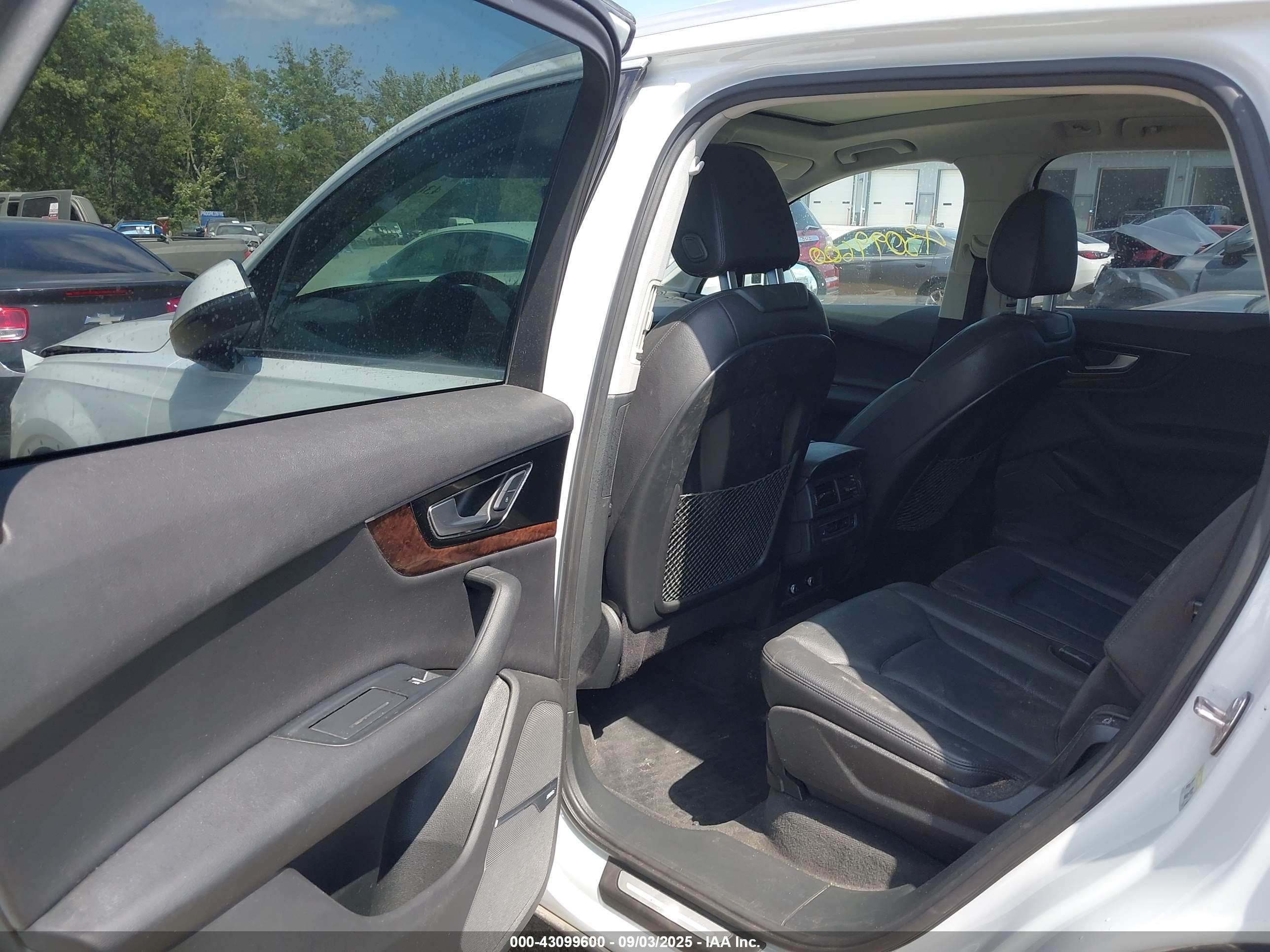 AUDI Q7 image 8