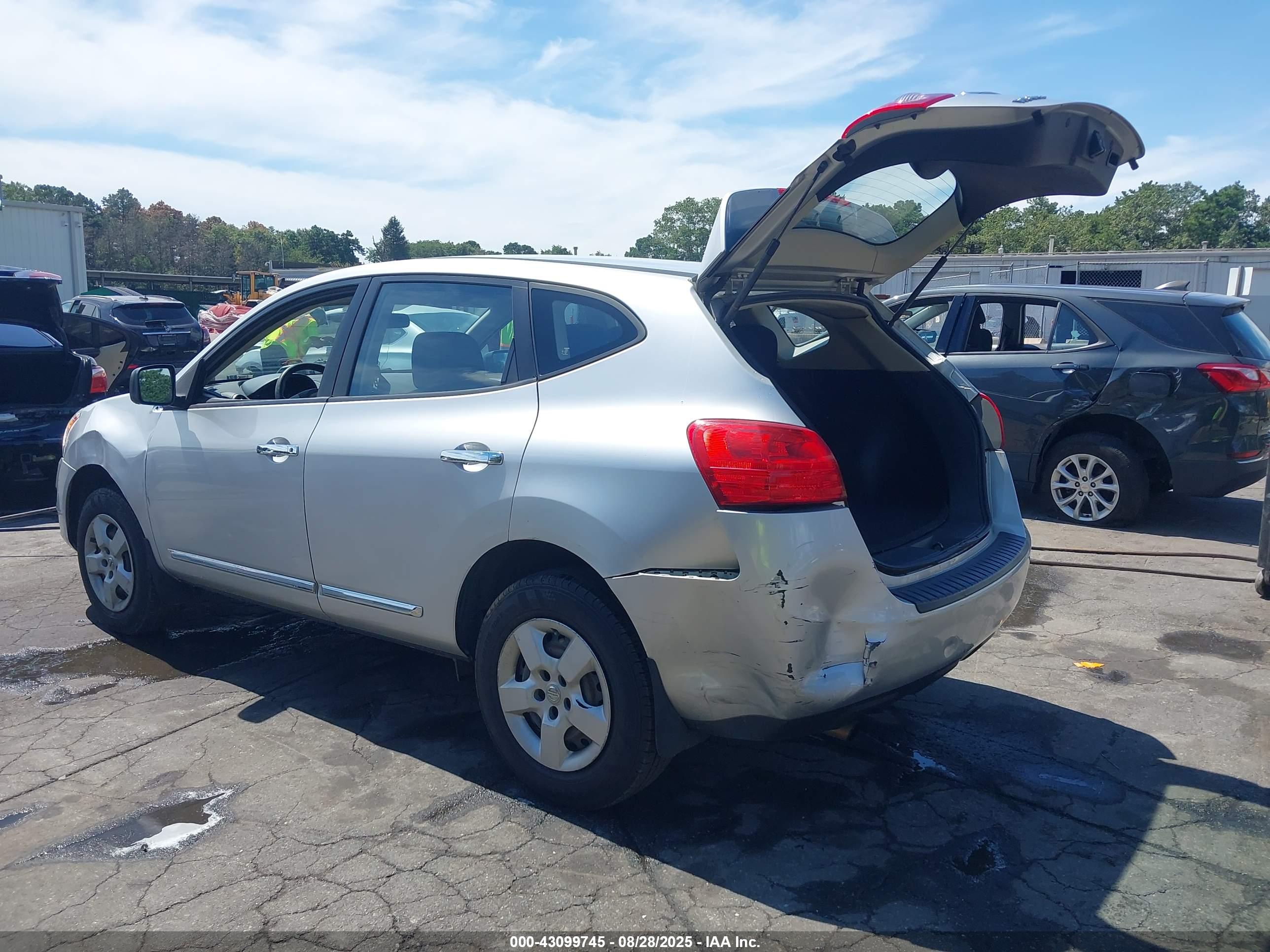 NISSAN ROGUE image 3