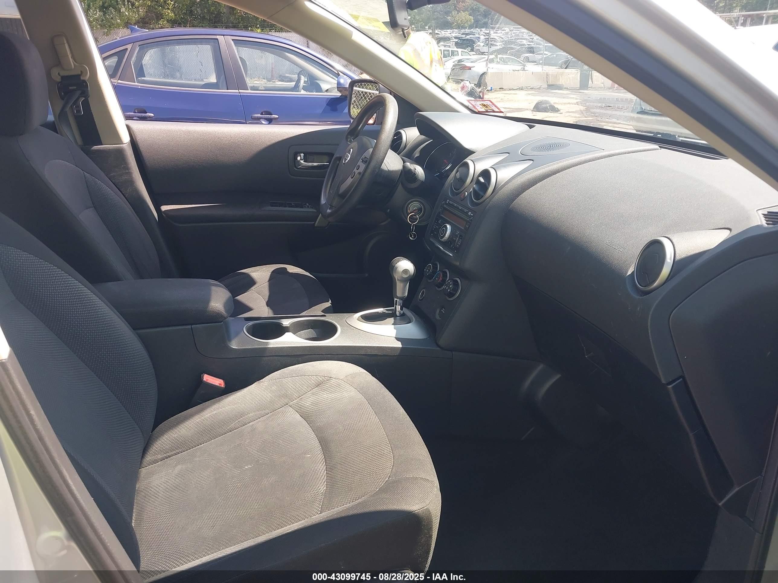 NISSAN ROGUE image 5