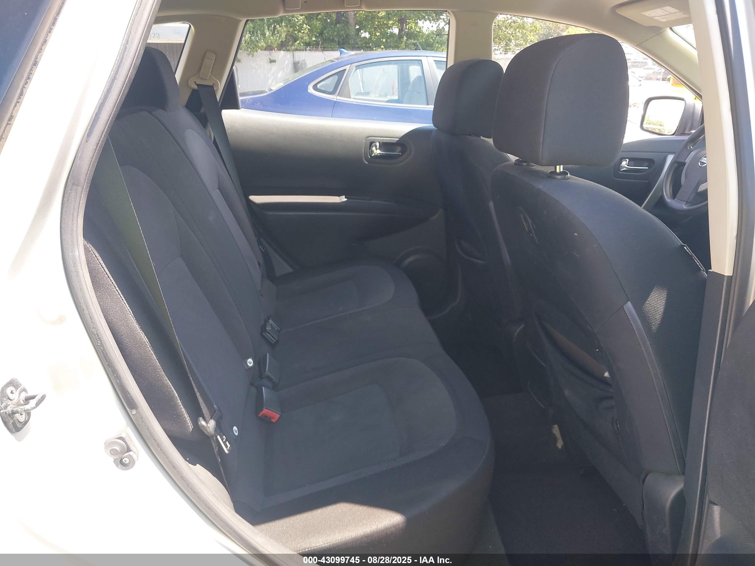 NISSAN ROGUE image 8