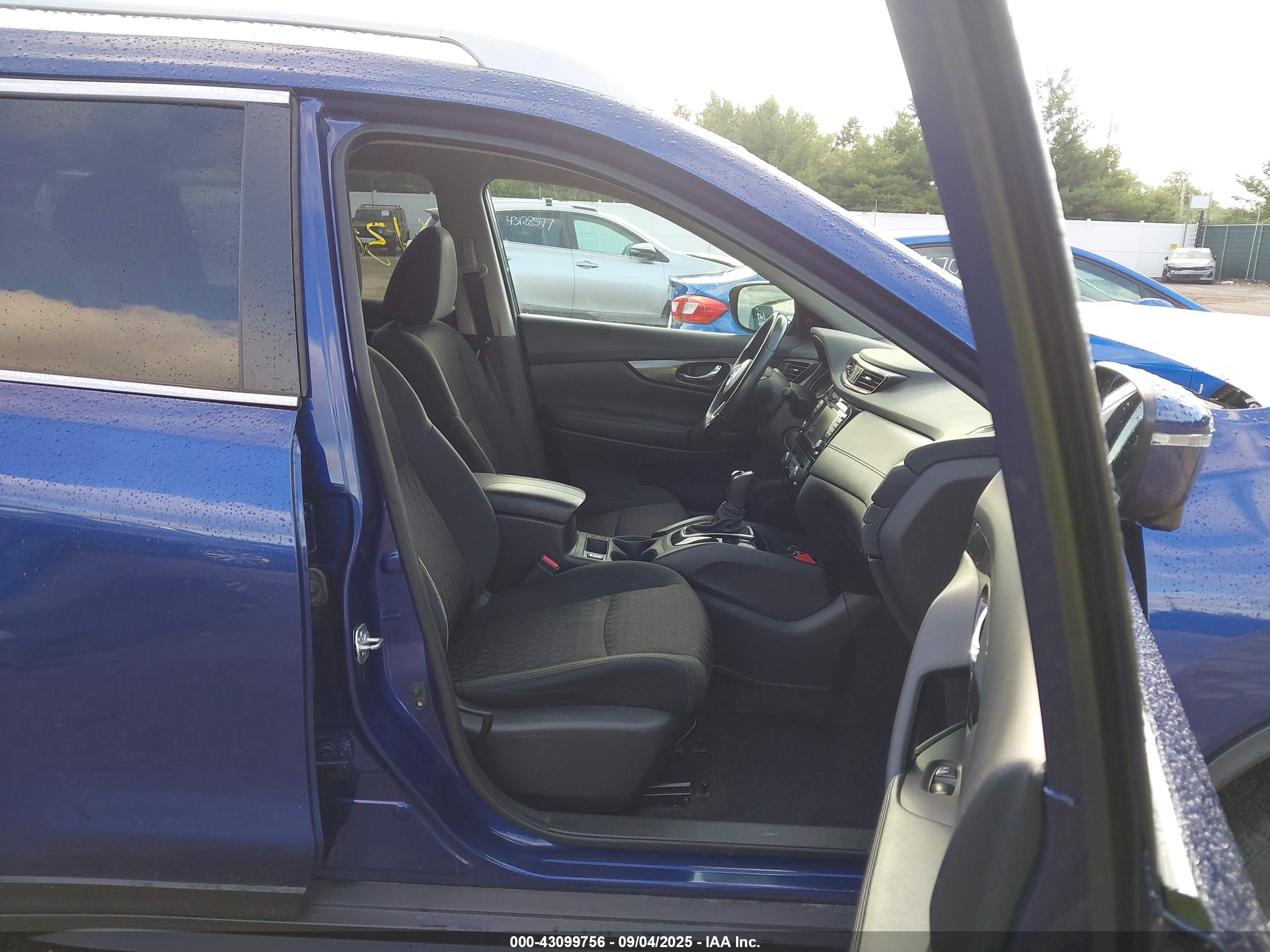 NISSAN ROGUE image 5