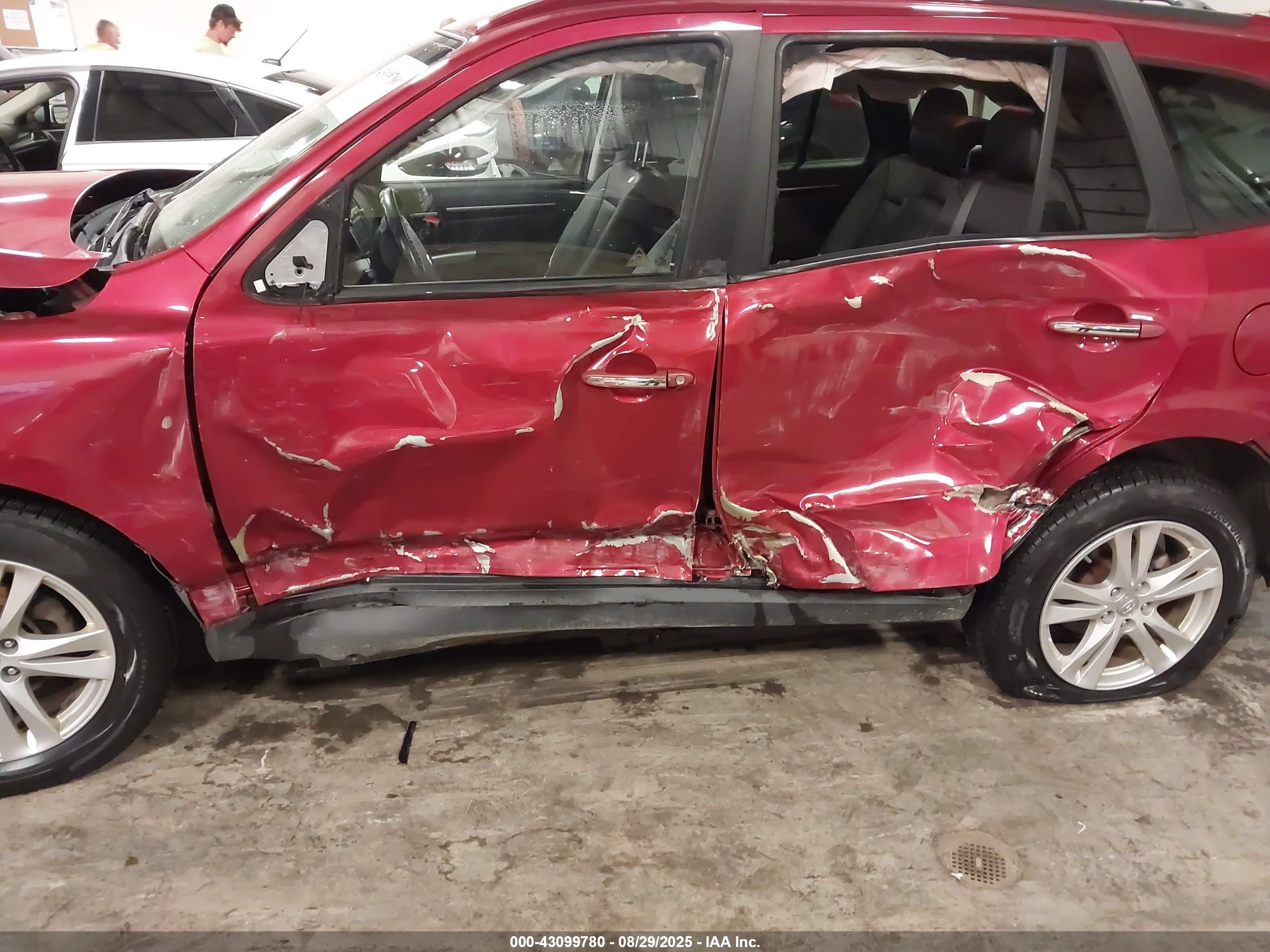 HYUNDAI SANTA image 6