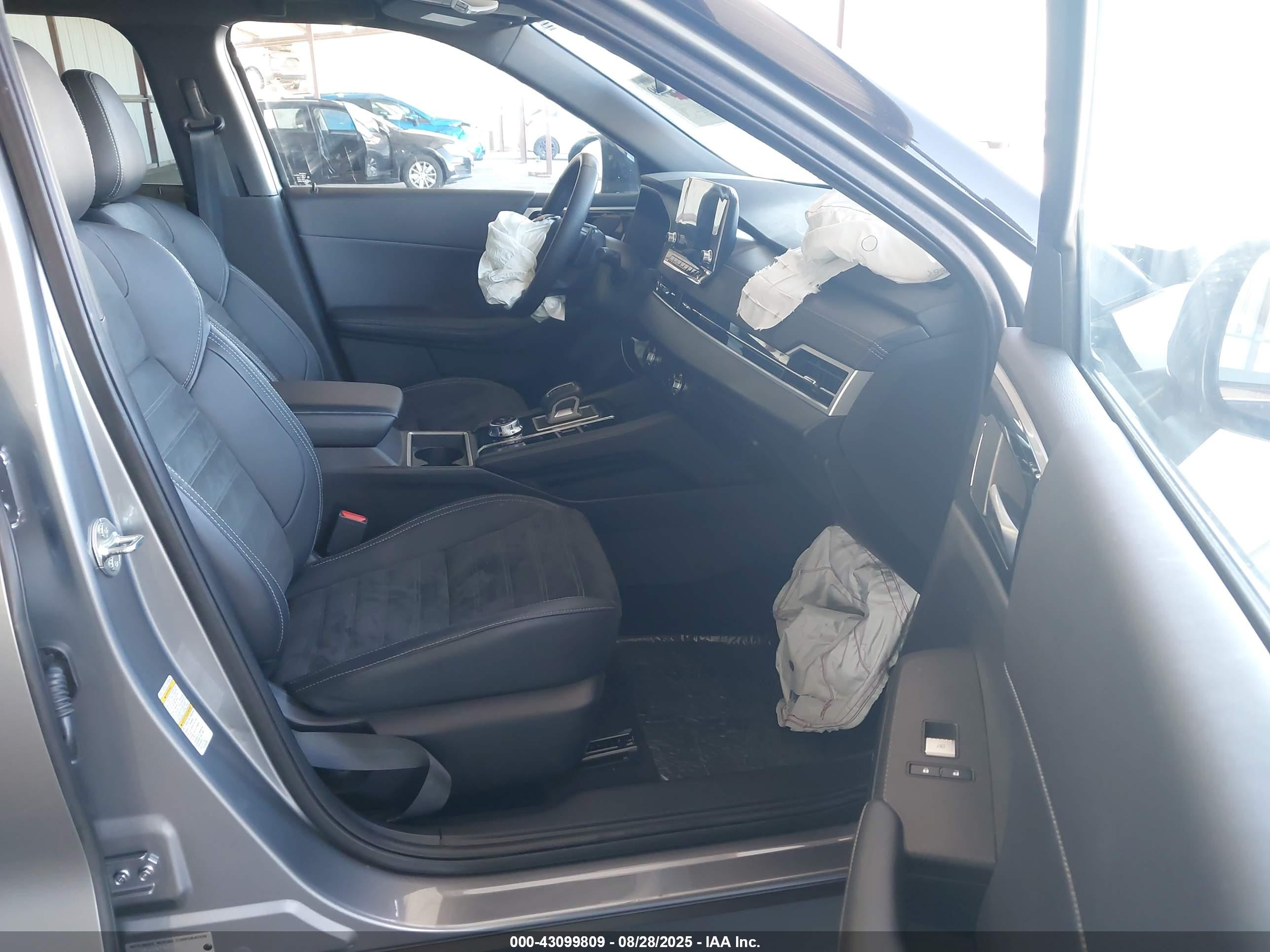 MITSUBISHI OUTLANDER image 5