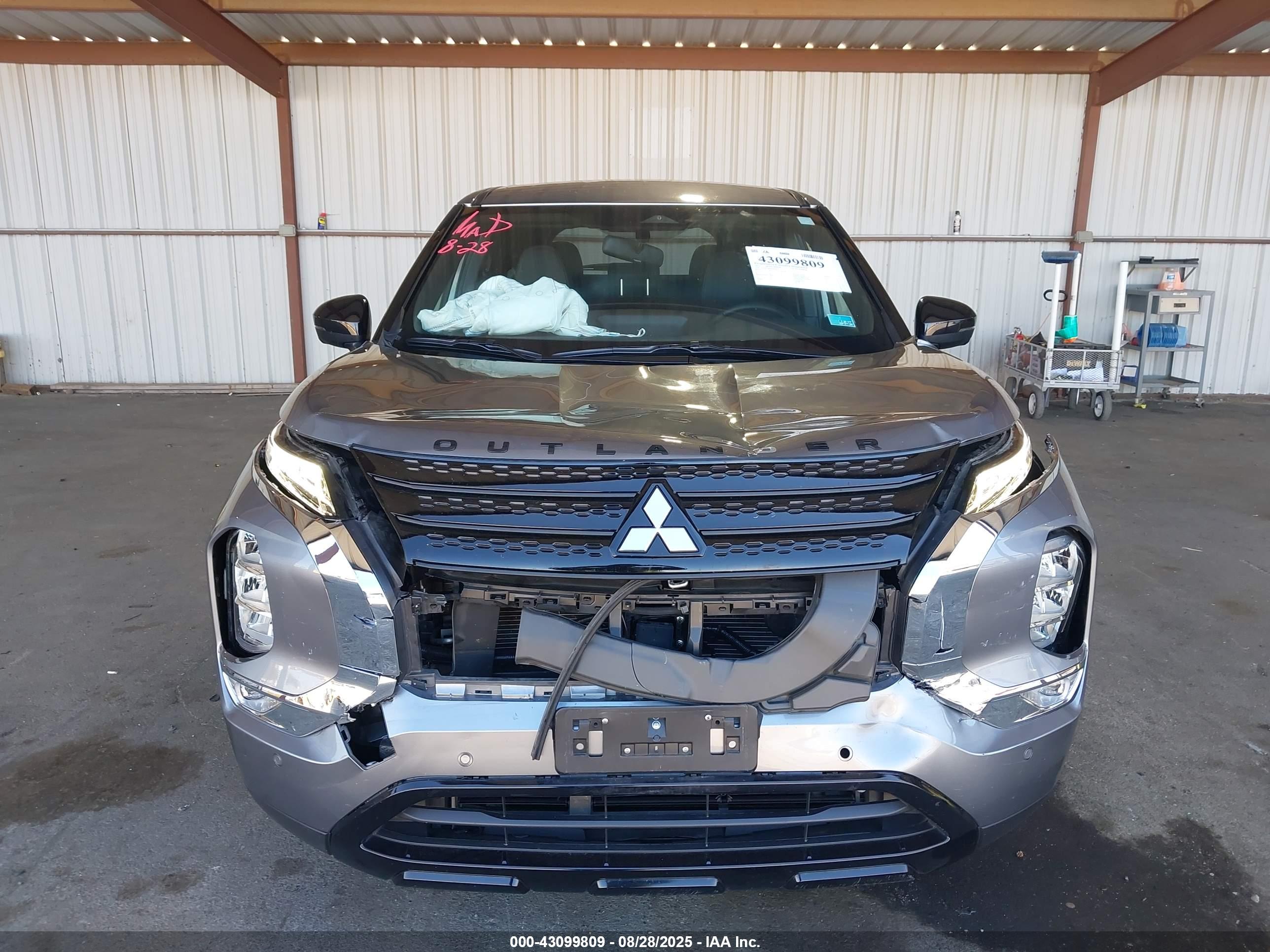 MITSUBISHI OUTLANDER image 6