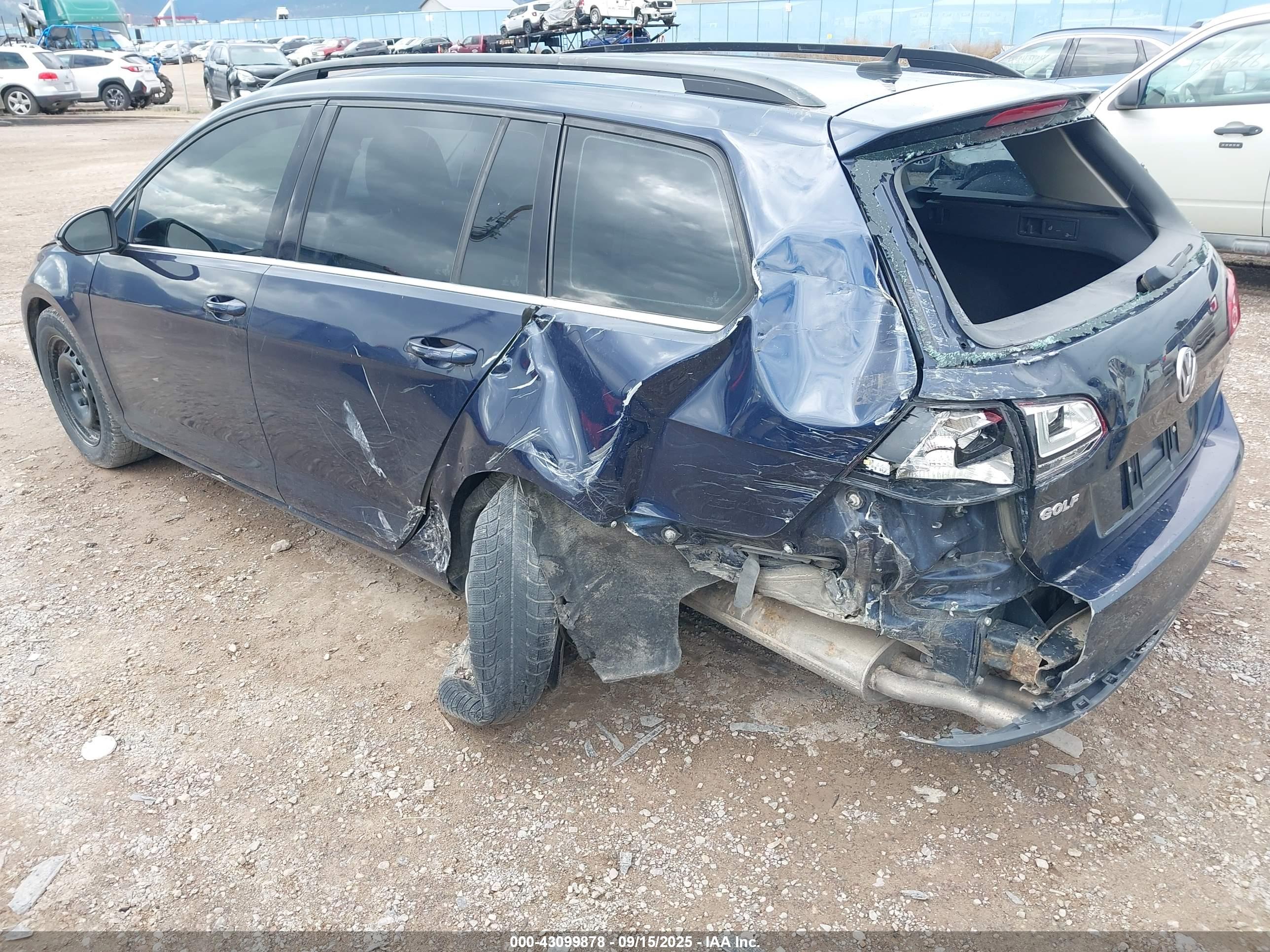VOLKSWAGEN GOLF image 3