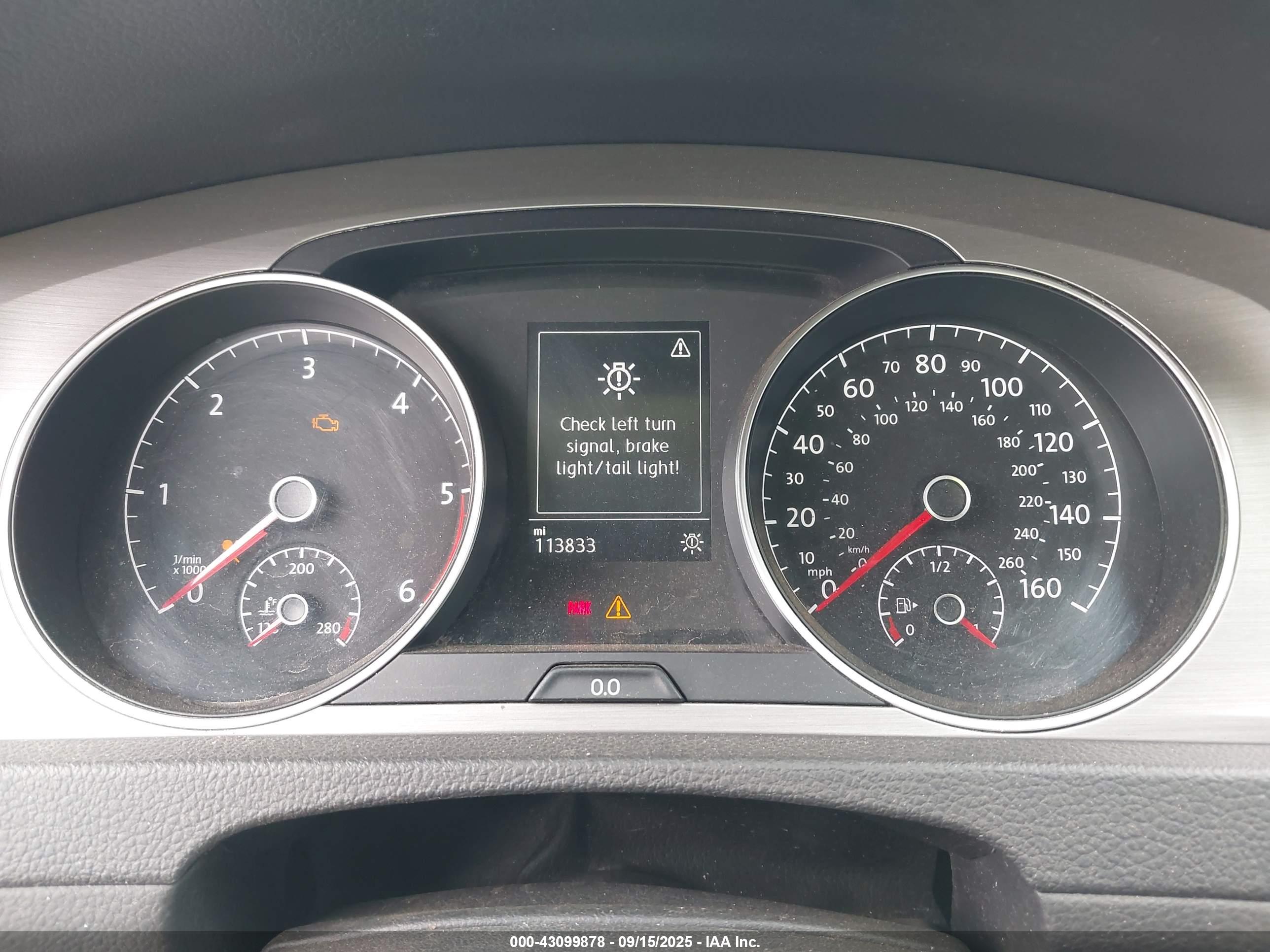 VOLKSWAGEN GOLF image 7