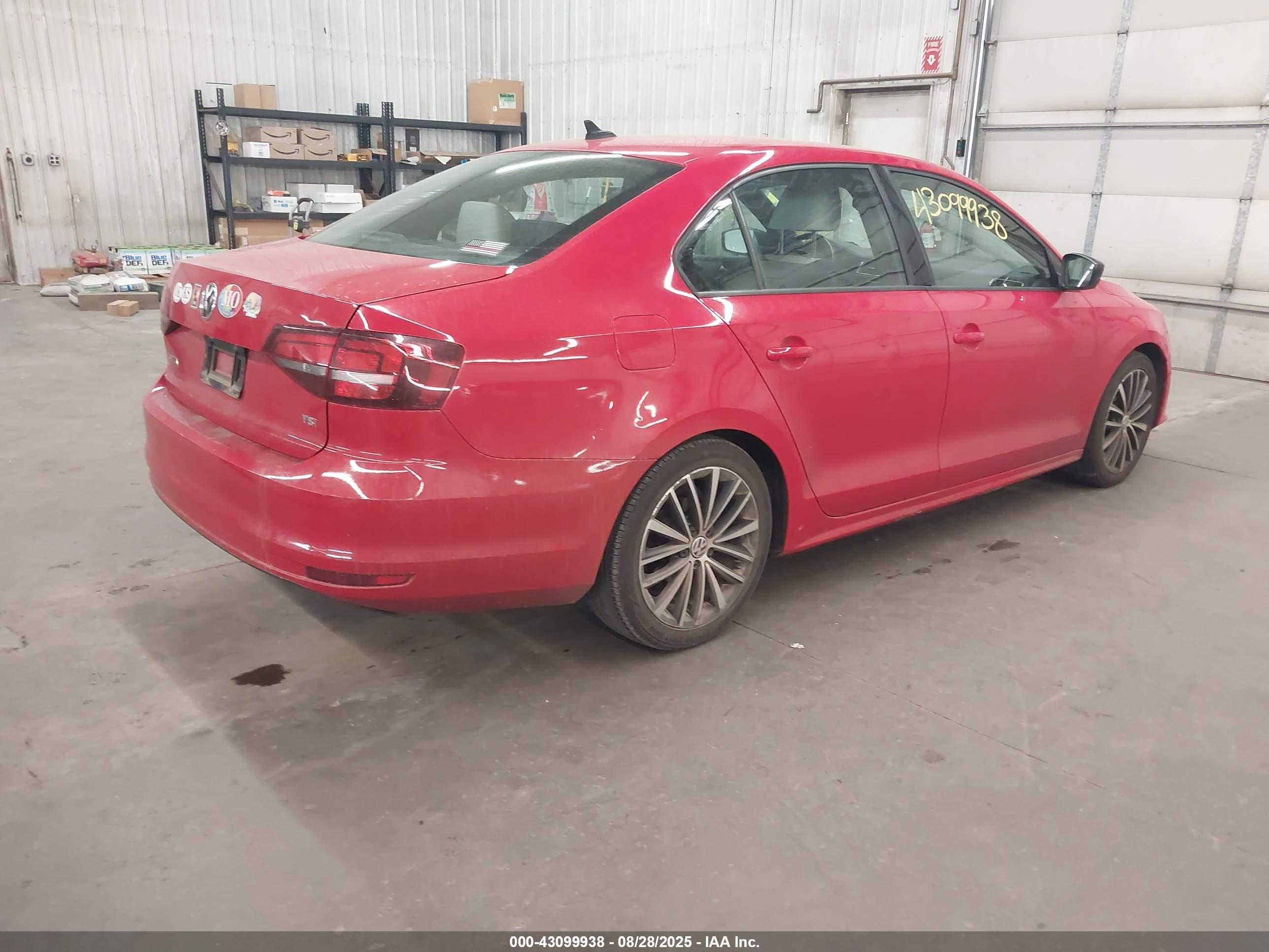 VOLKSWAGEN JETTA image 4