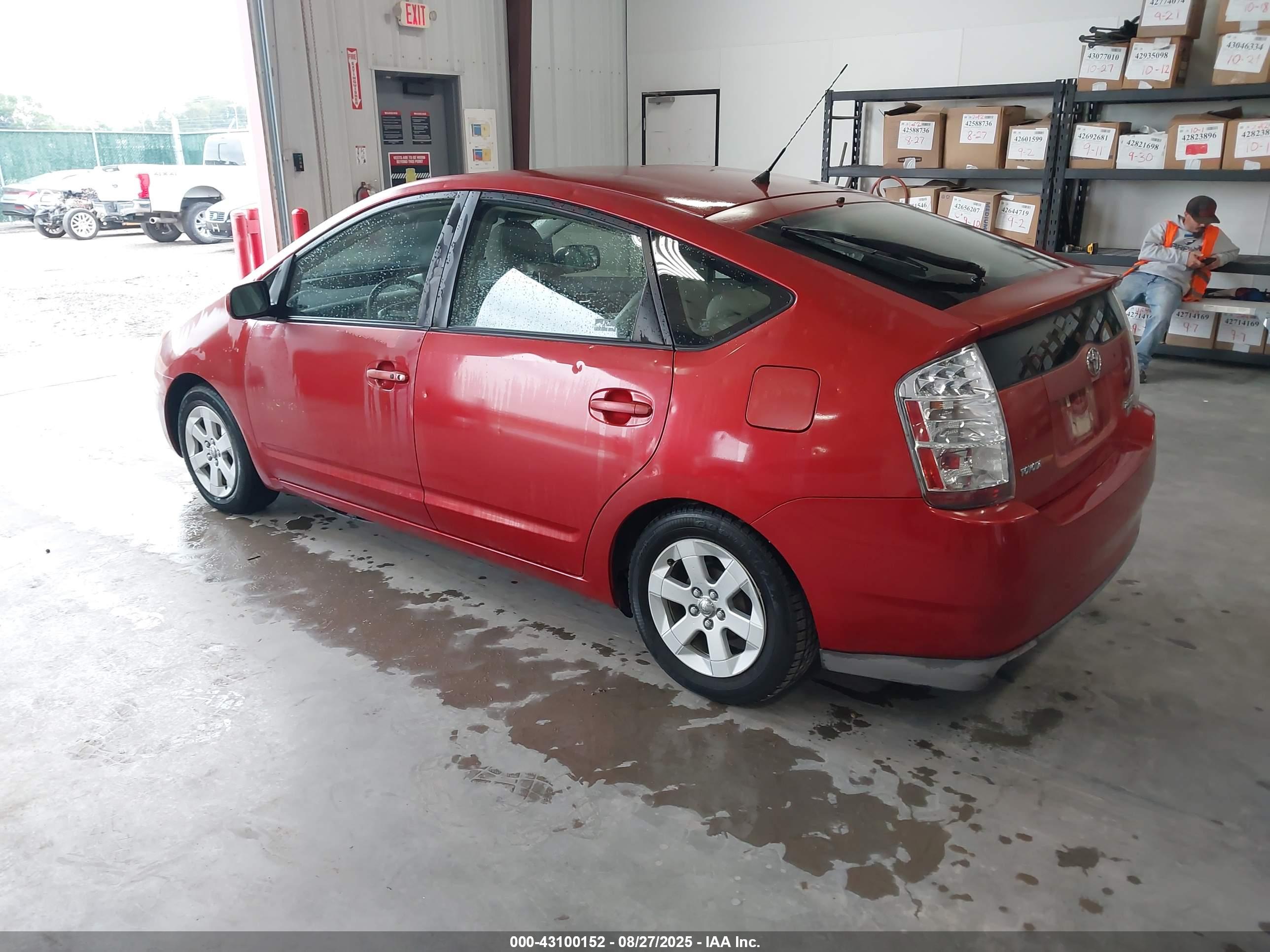 TOYOTA PRIUS image 3