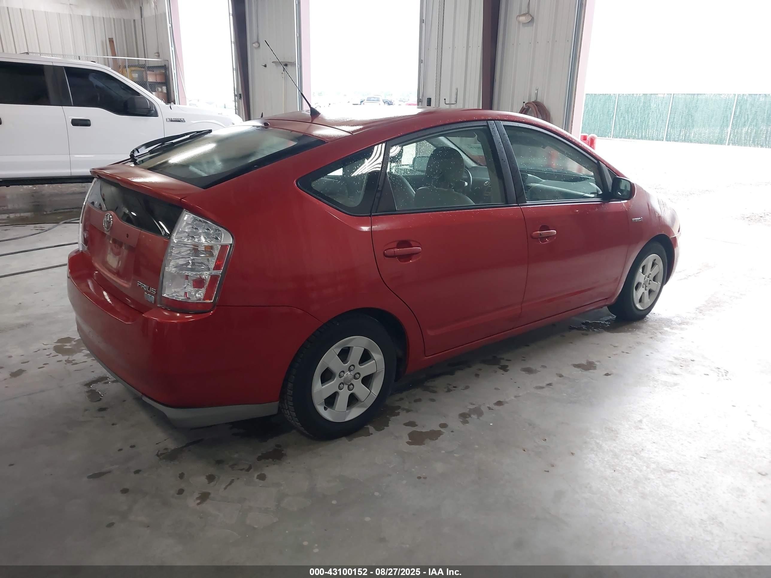 TOYOTA PRIUS image 4
