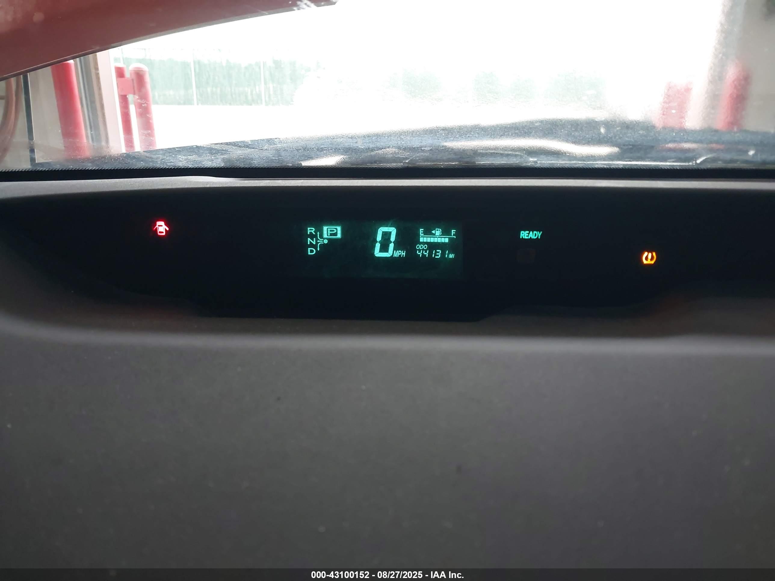 TOYOTA PRIUS image 7
