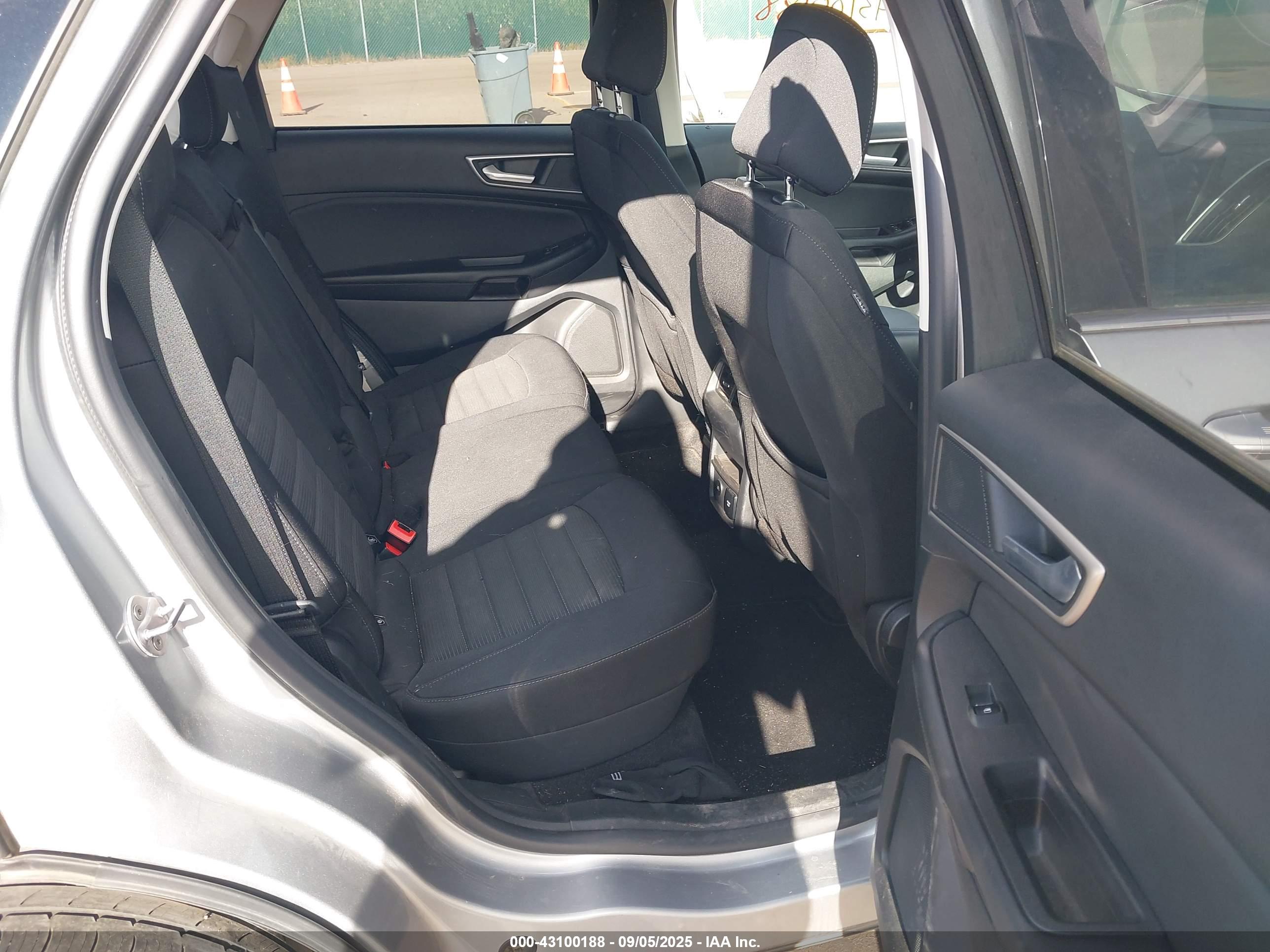 FORD EDGE image 8