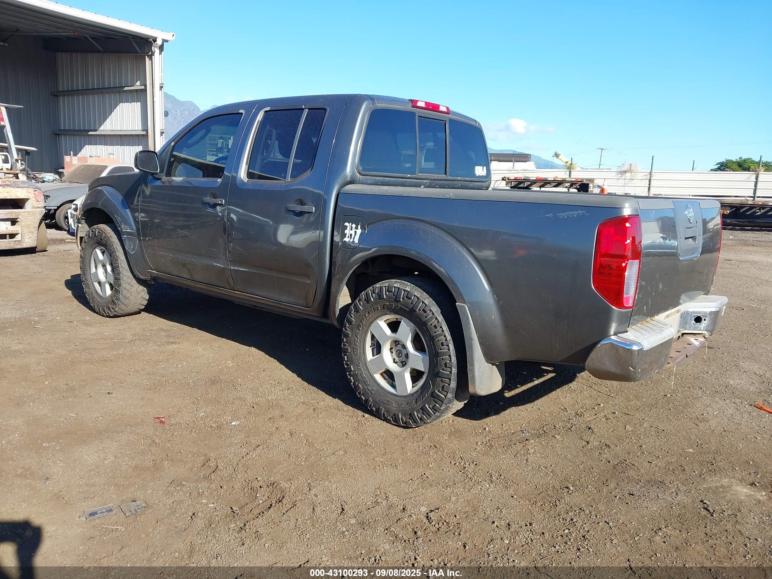 NISSAN FRONTIER image 3