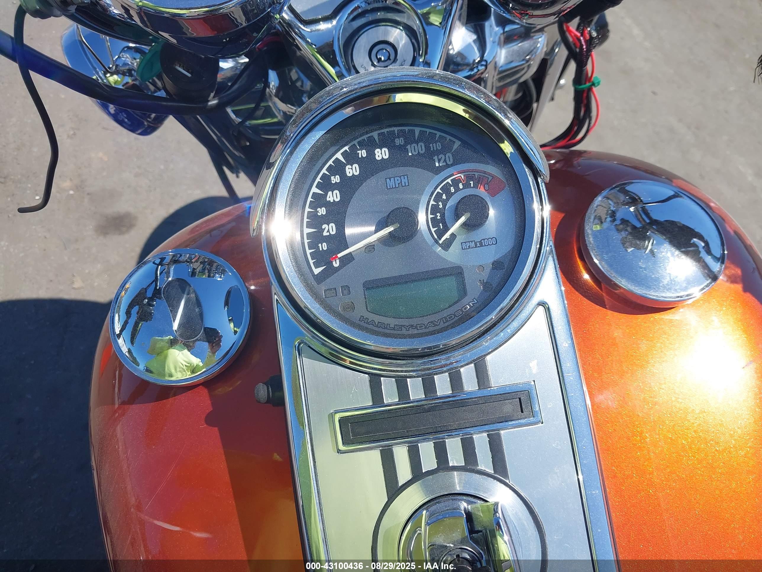 HARLEY-DAVIDSON FLHR image 7