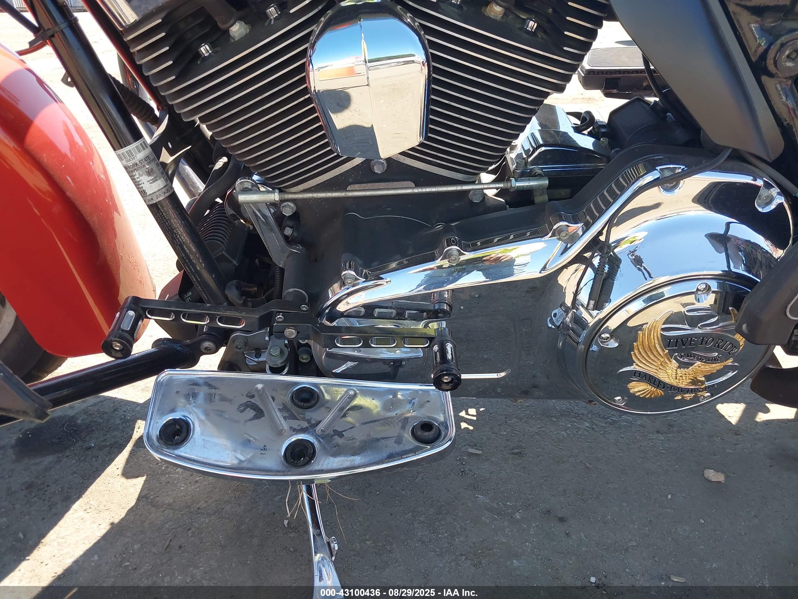 HARLEY-DAVIDSON FLHR image 9