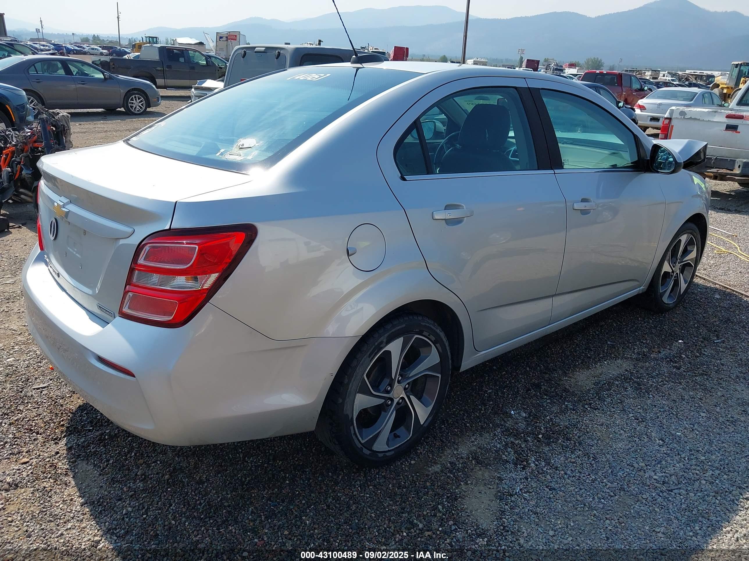 CHEVROLET SONIC image 4