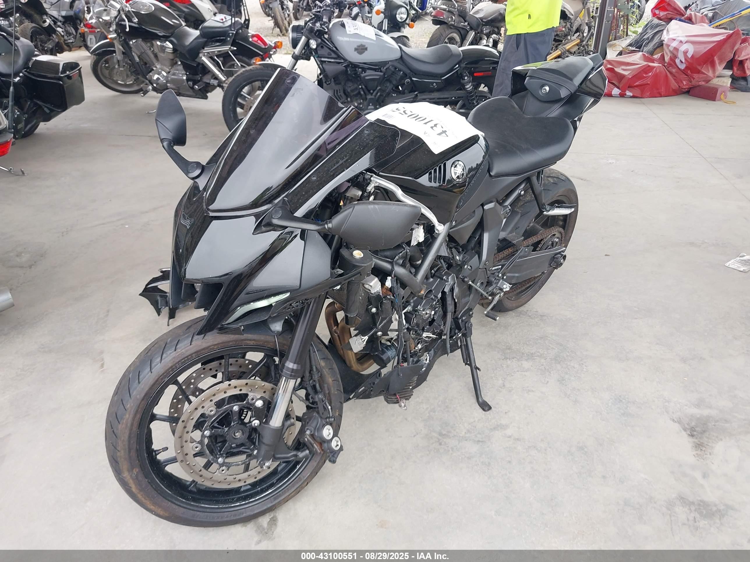 YAMAHA YZFR7 image 2
