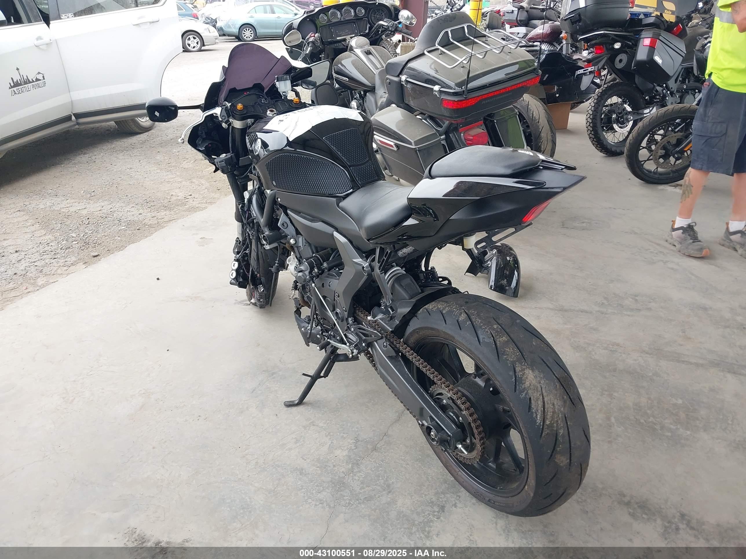 YAMAHA YZFR7 image 3