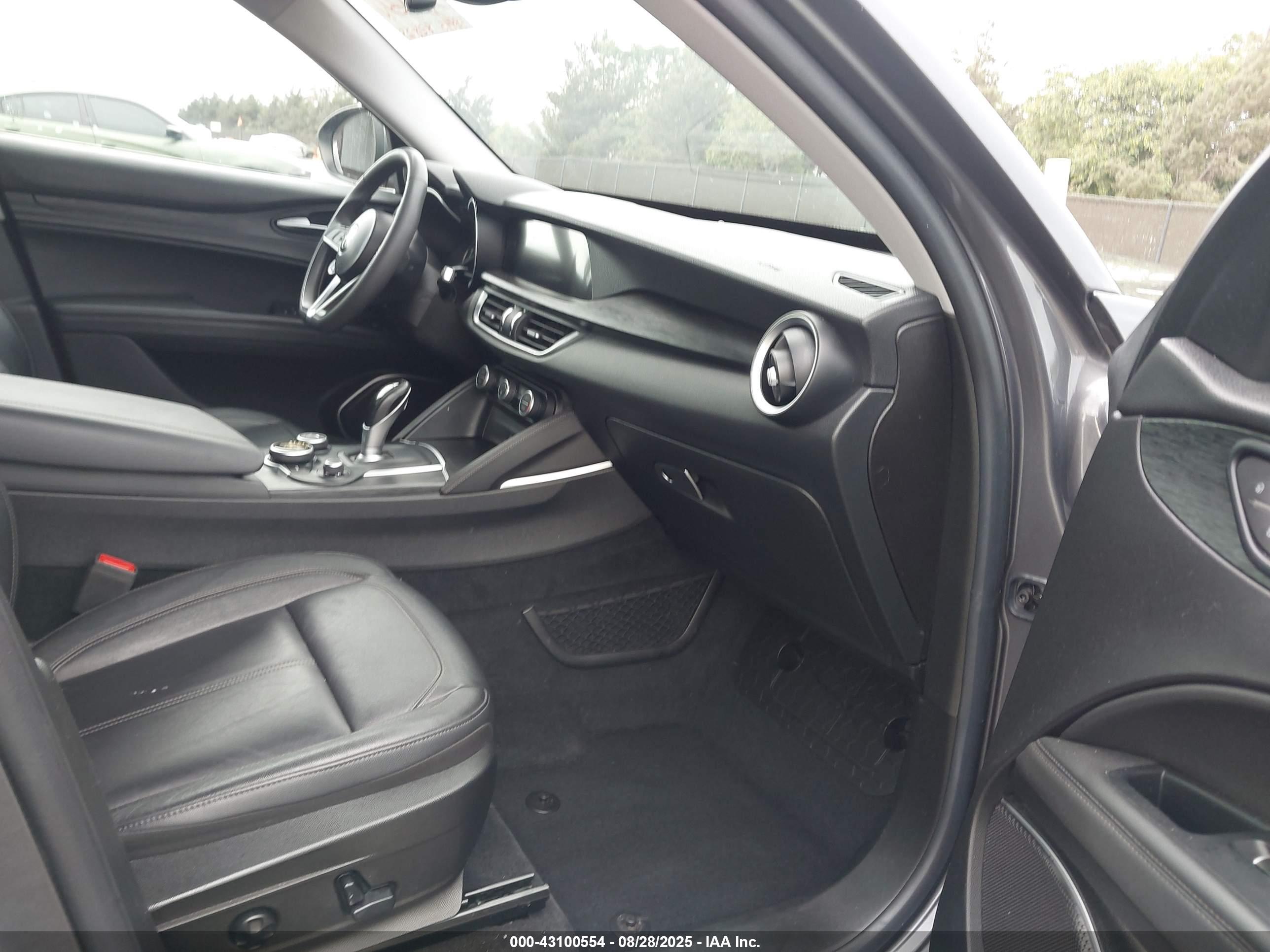 ALFA ROMEO image 5