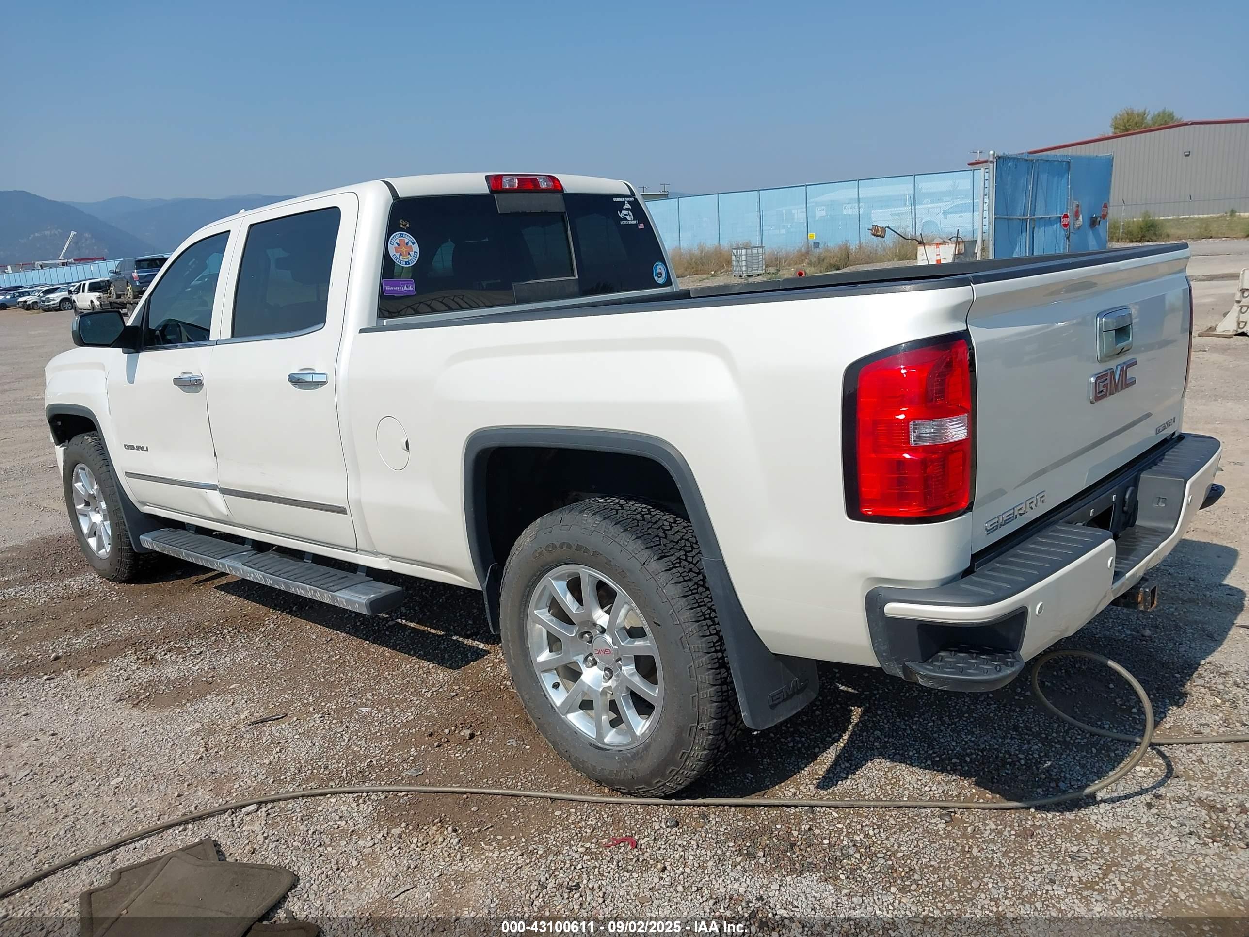 GMC SIERRA image 3