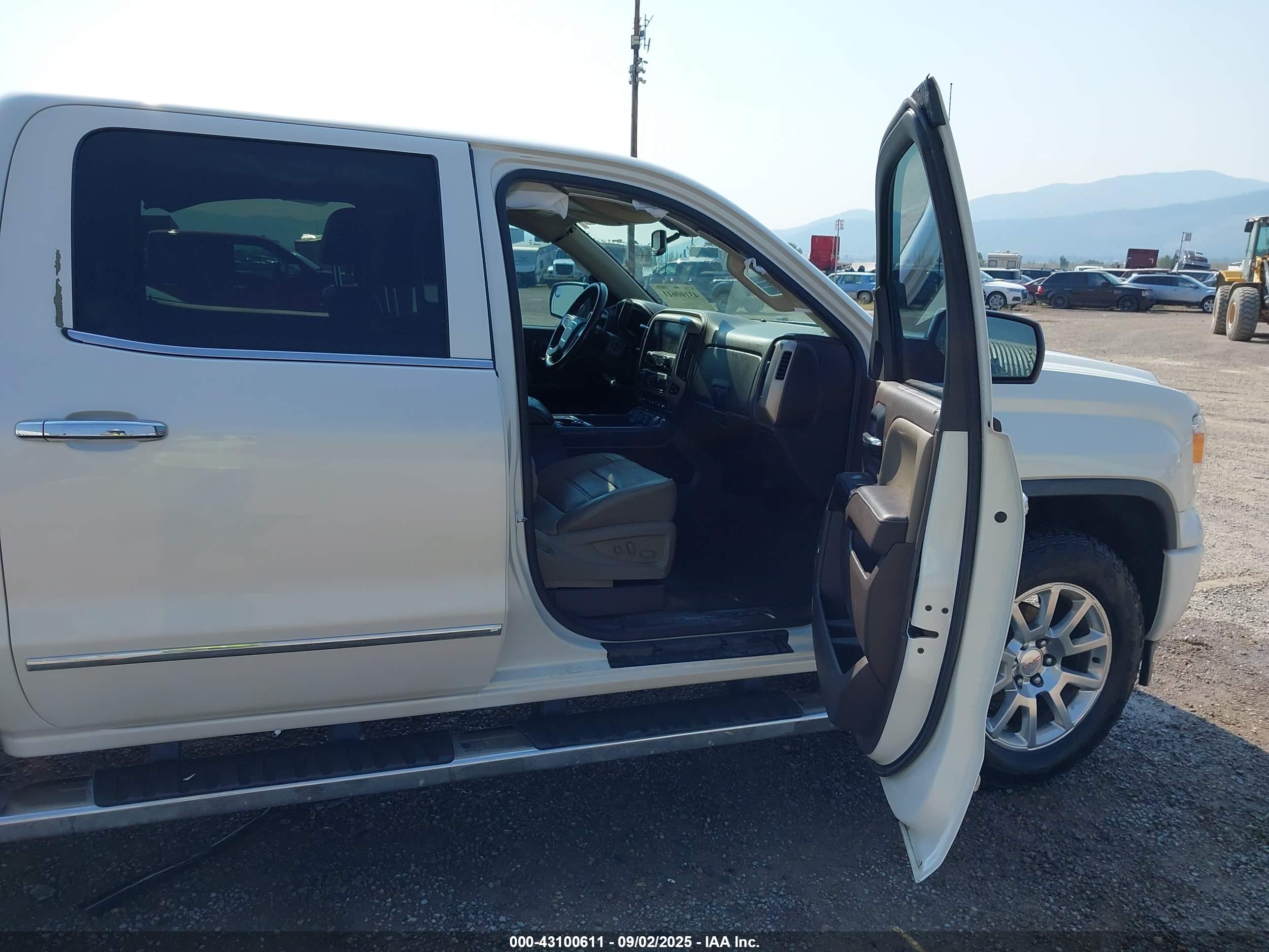 GMC SIERRA image 5