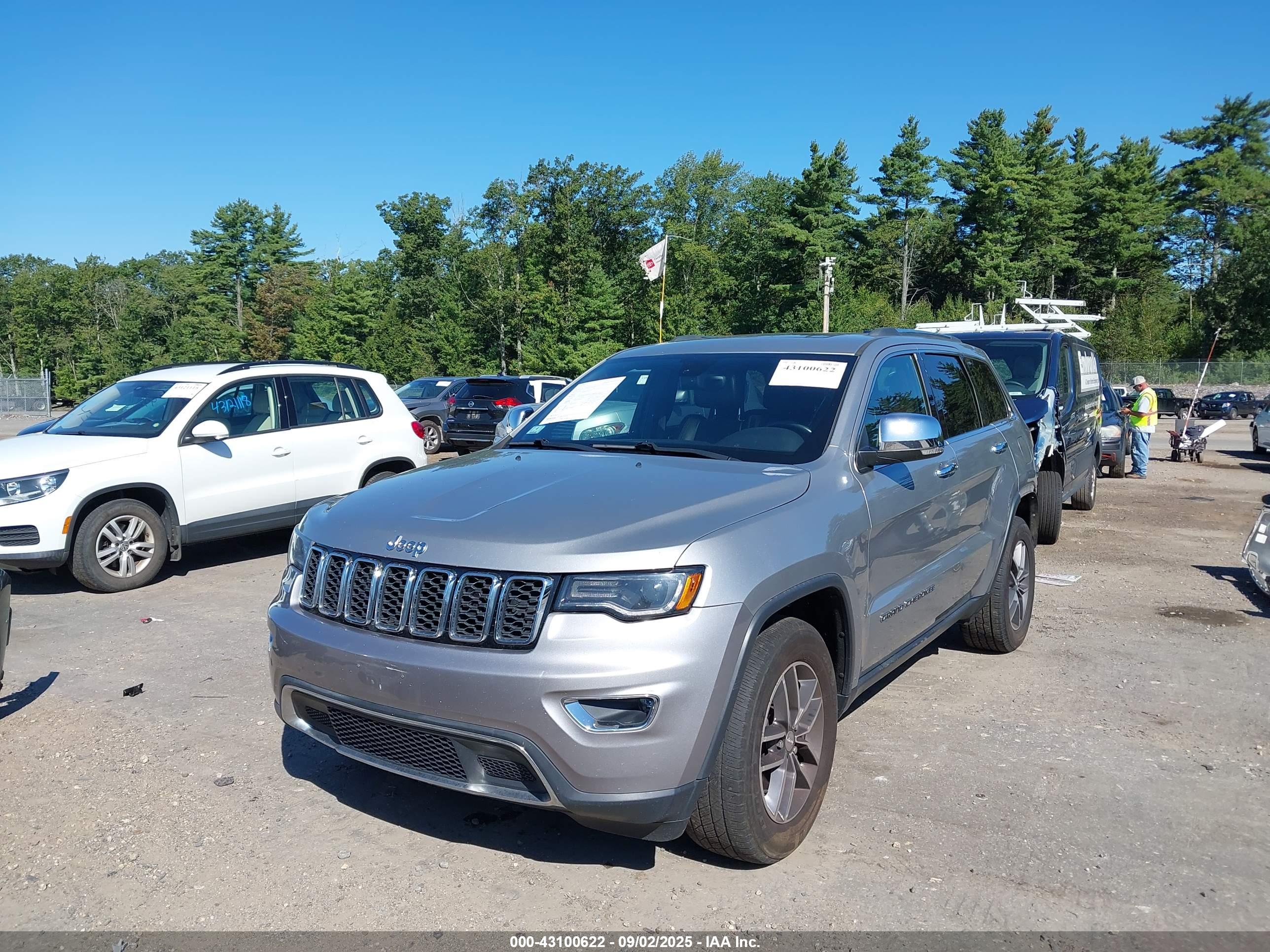 JEEP GRAND image 2