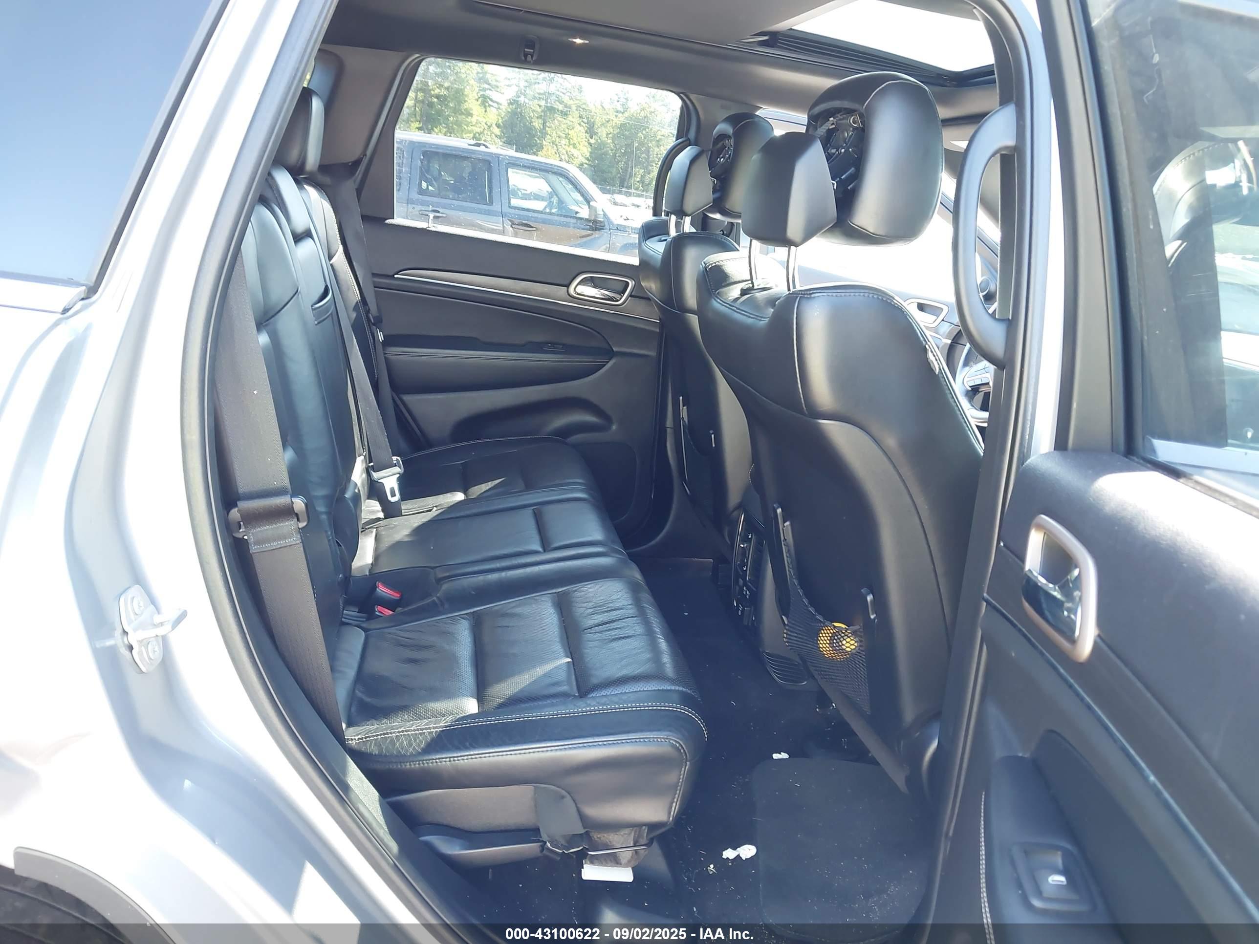 JEEP GRAND image 8
