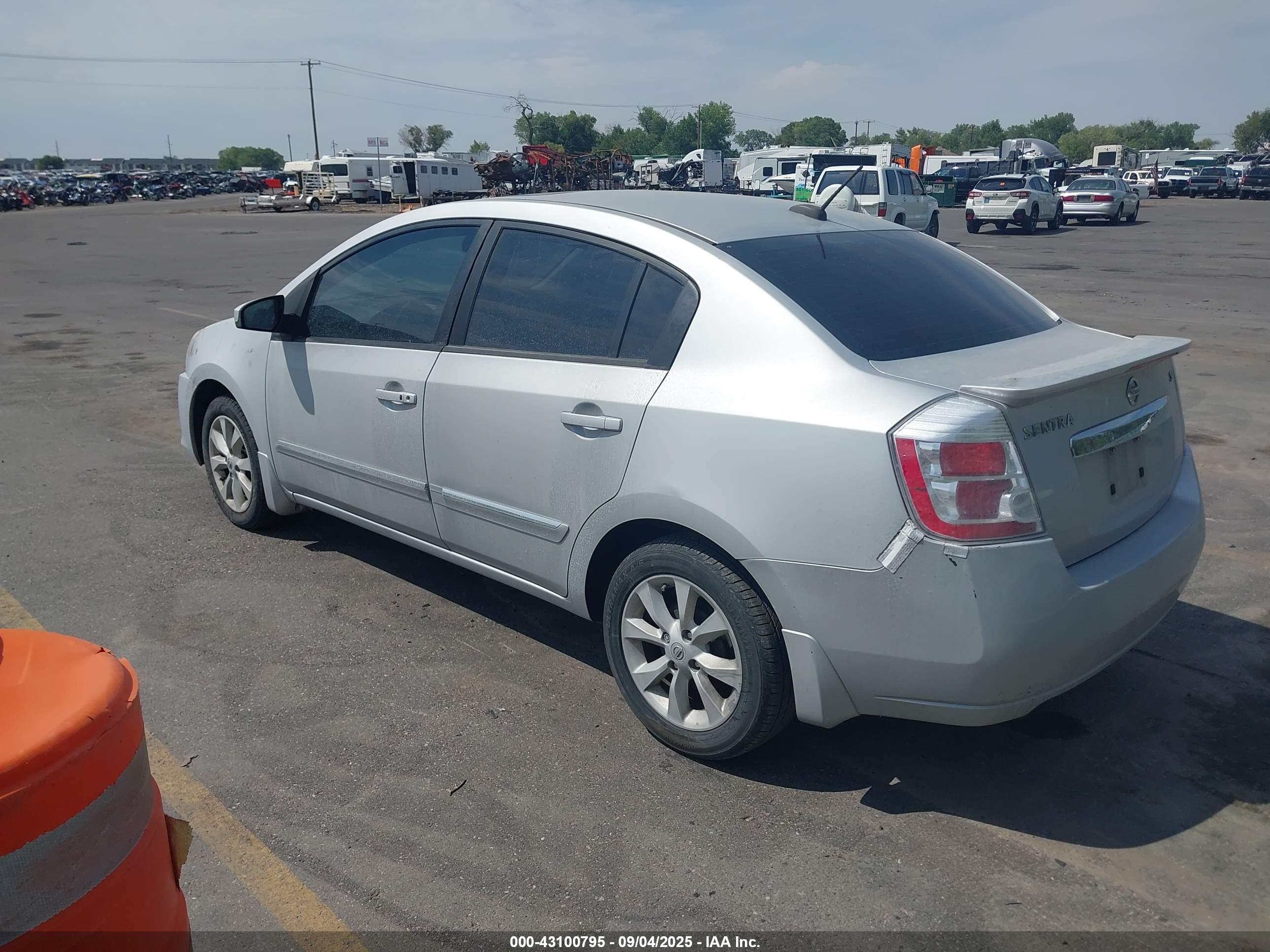 NISSAN SENTRA image 3