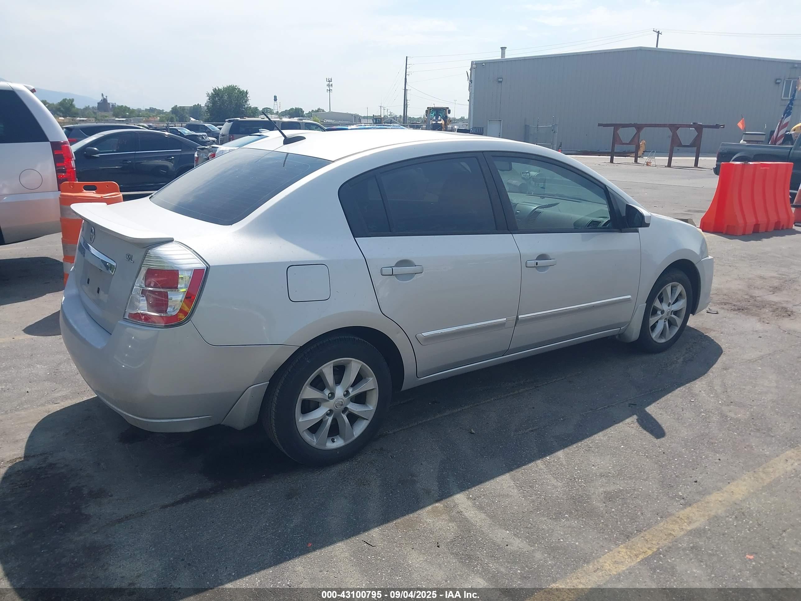 NISSAN SENTRA image 4