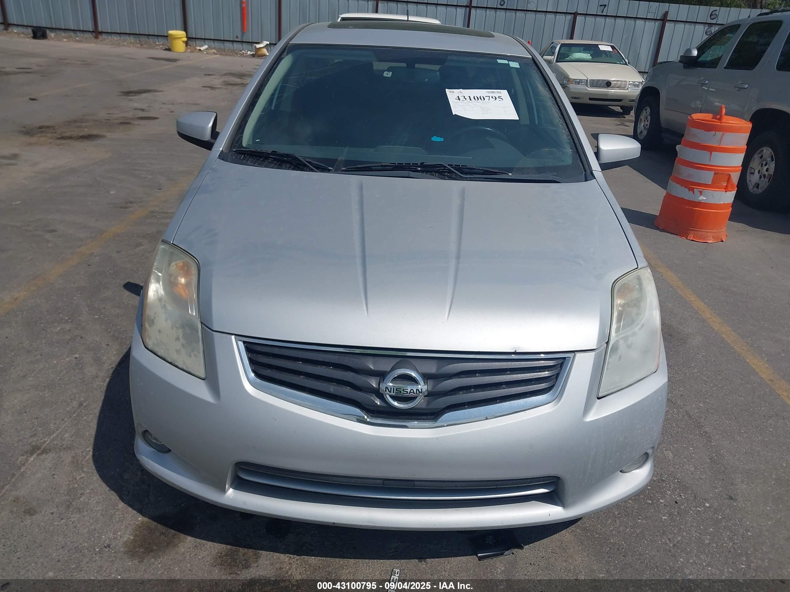 NISSAN SENTRA image 6
