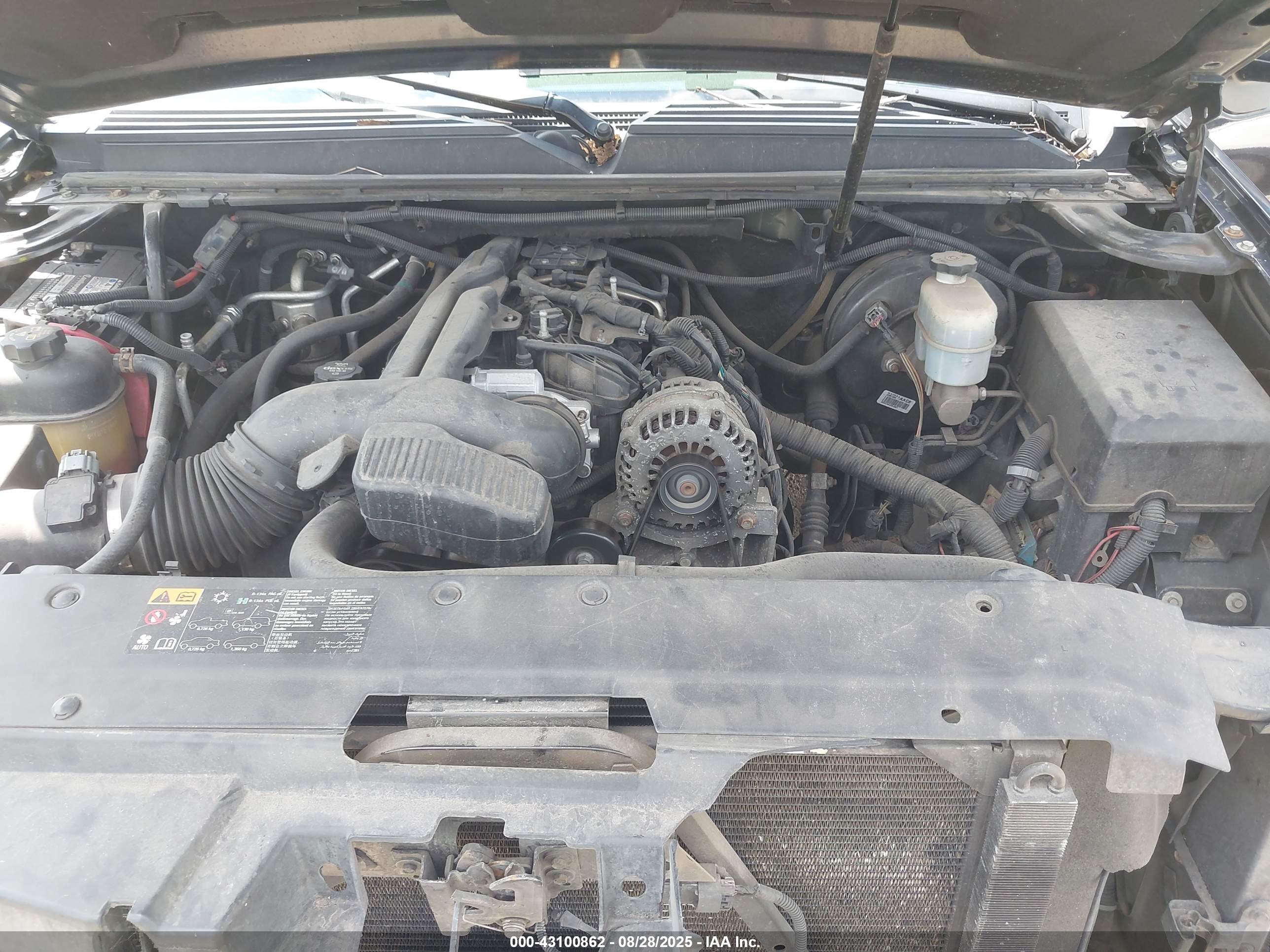 CHEVROLET TAHOE image 10