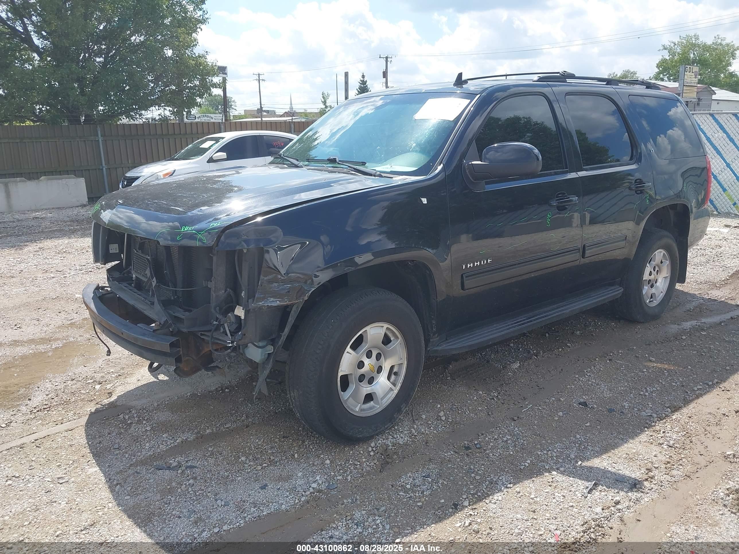 CHEVROLET TAHOE image 2