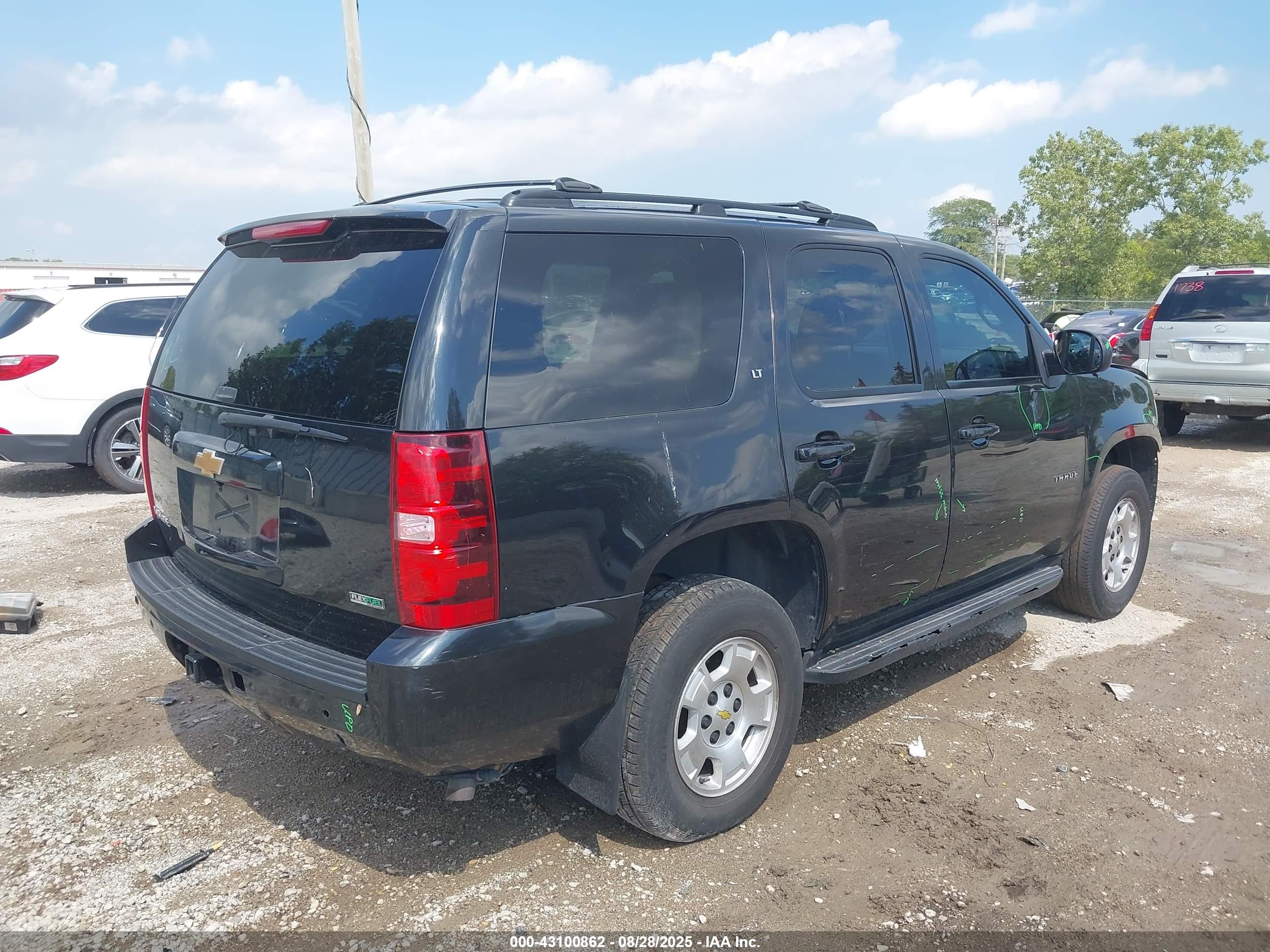 CHEVROLET TAHOE image 4