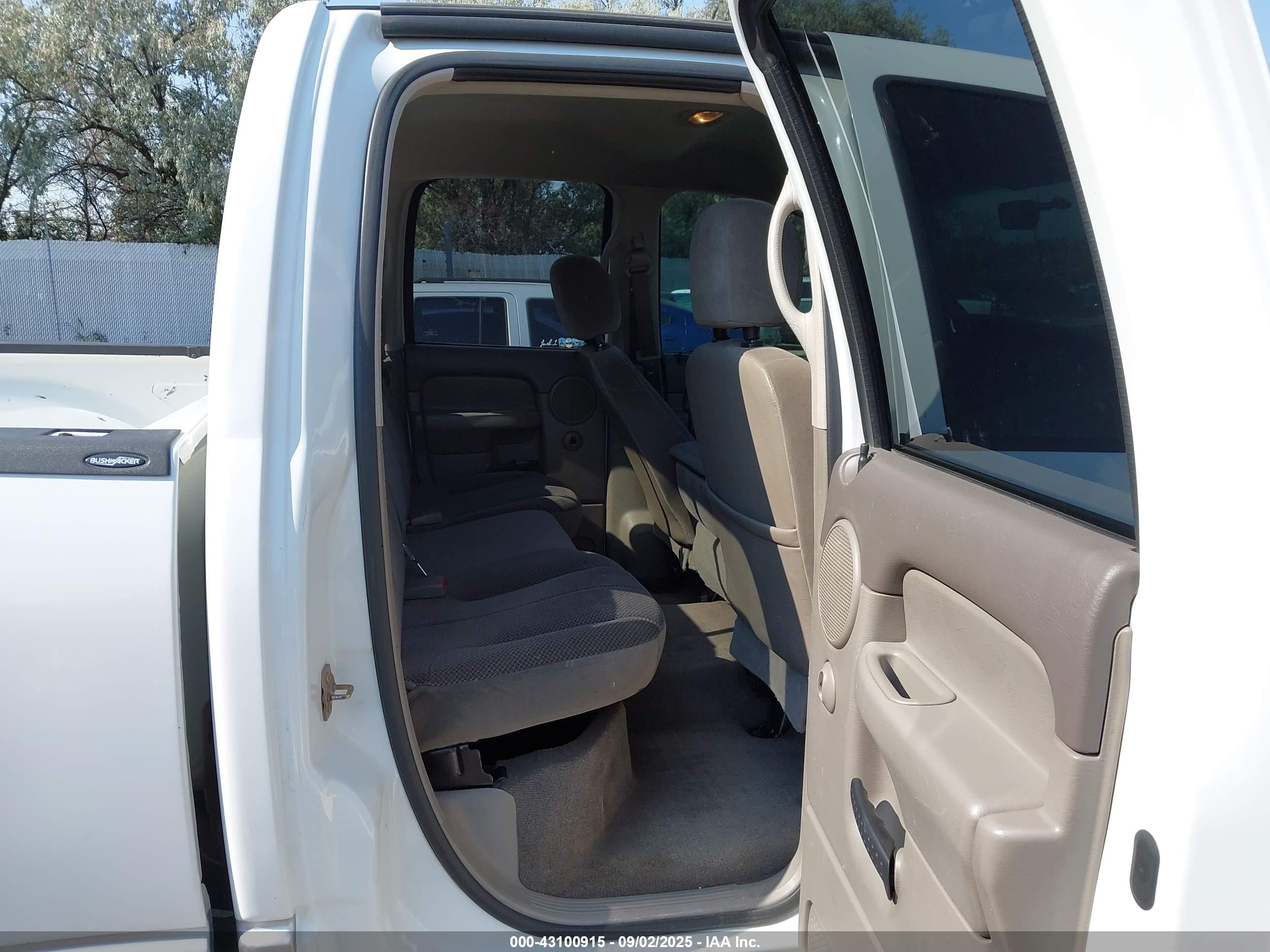 DODGE RAM image 8