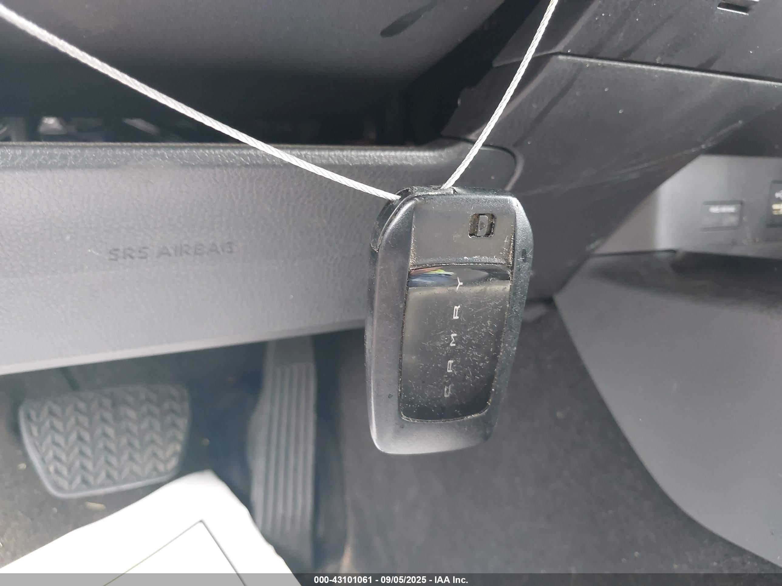 TOYOTA CAMRY image 11