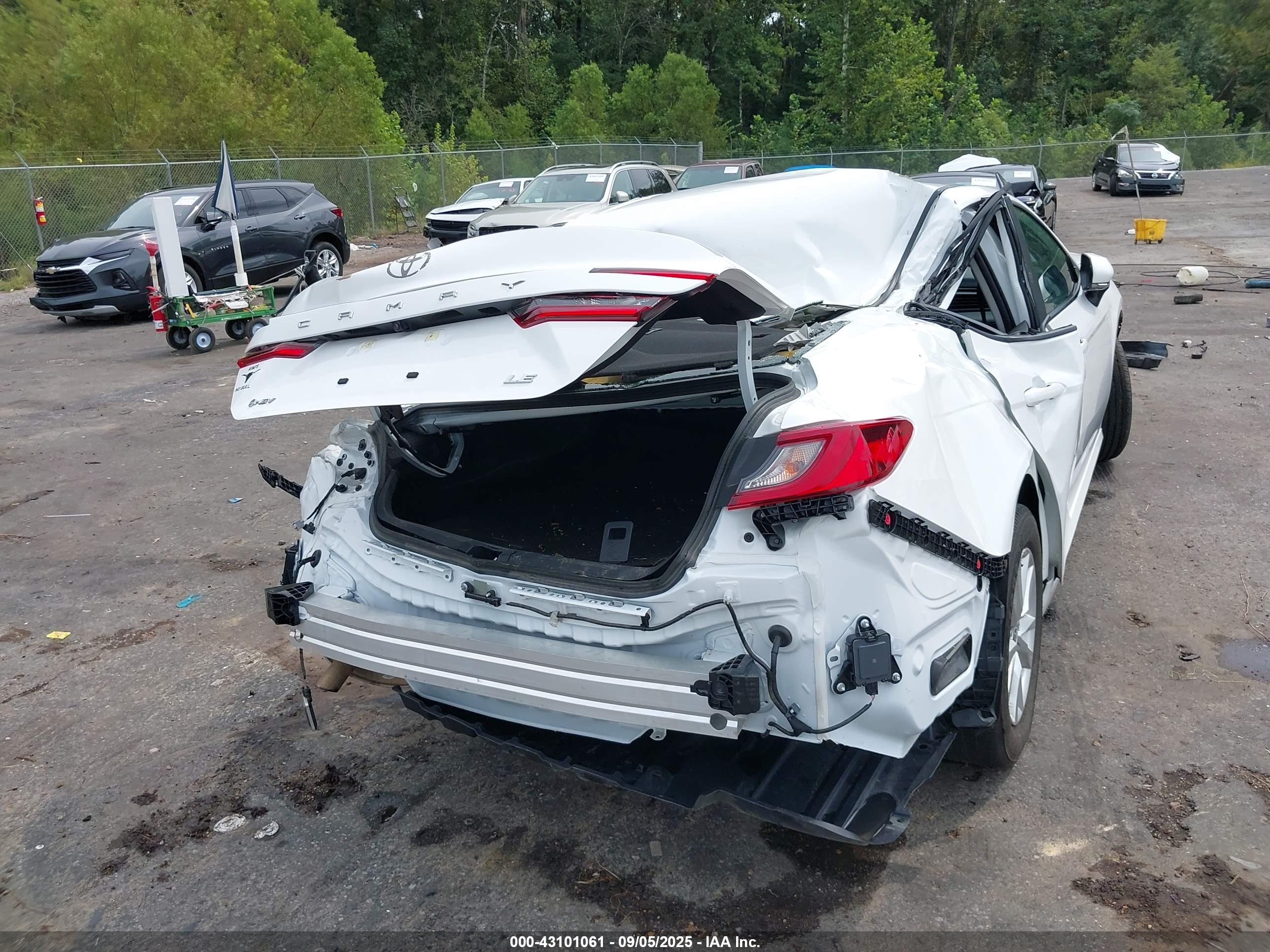 TOYOTA CAMRY image 6