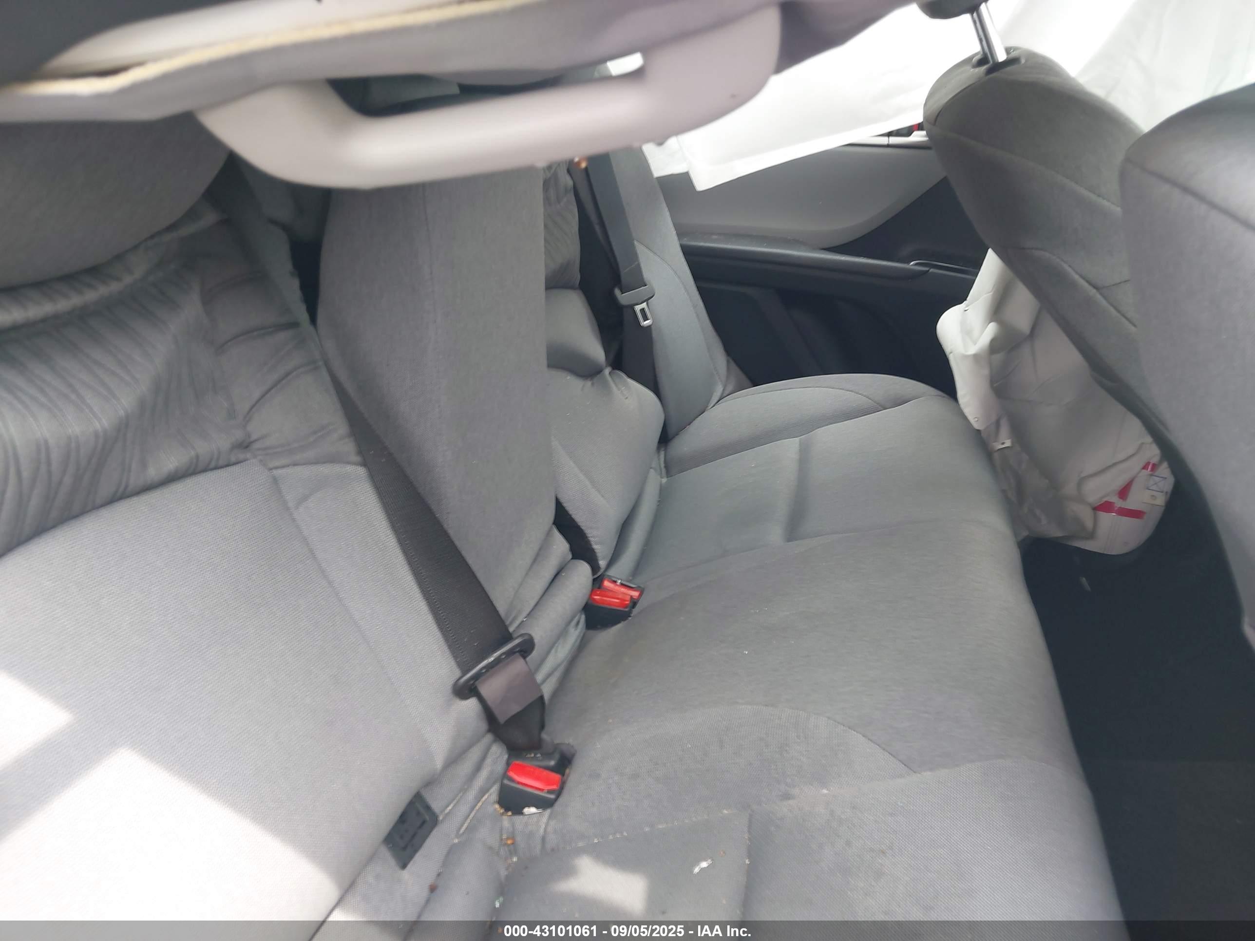 TOYOTA CAMRY image 8
