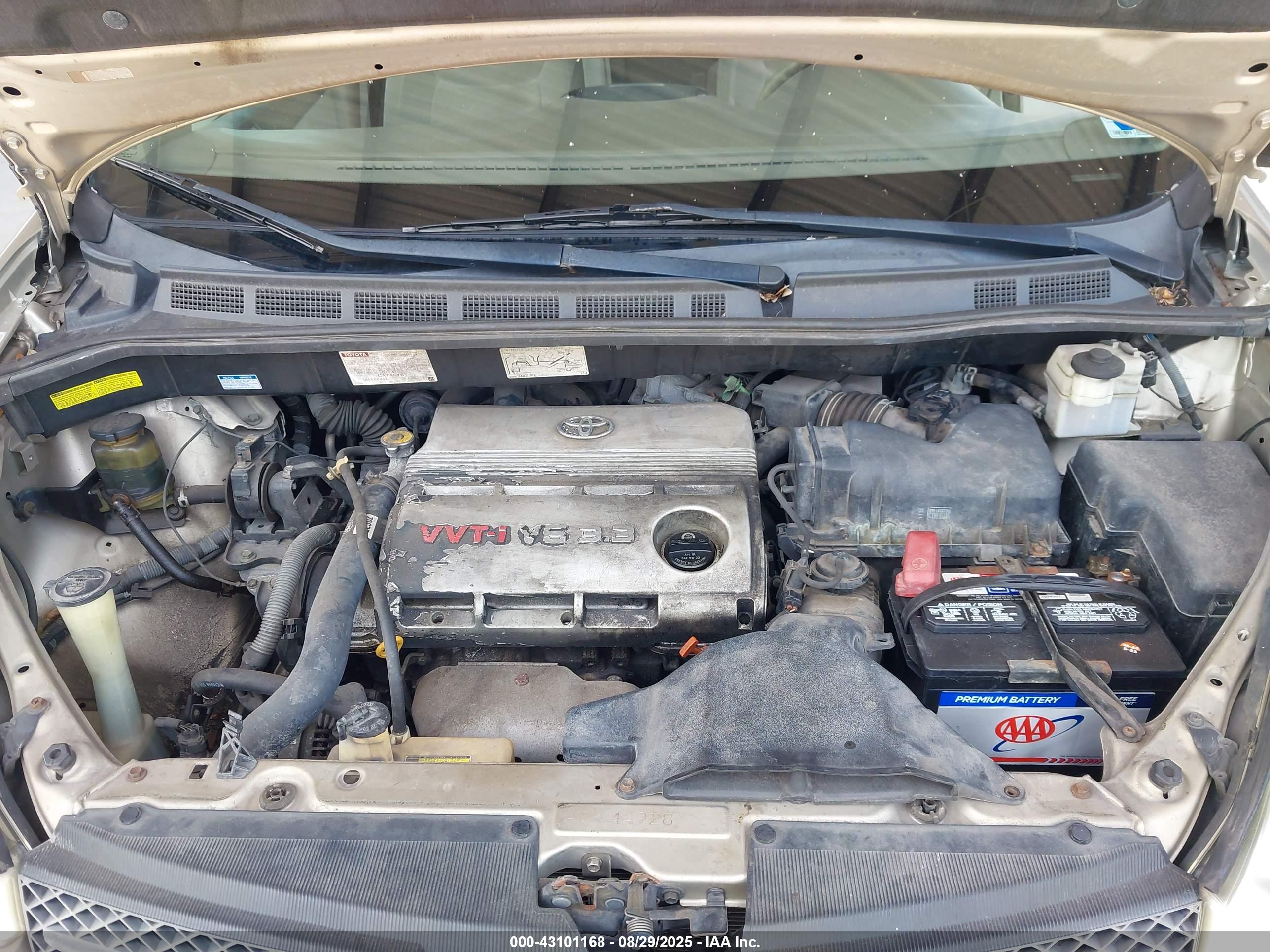 TOYOTA SIENNA image 10