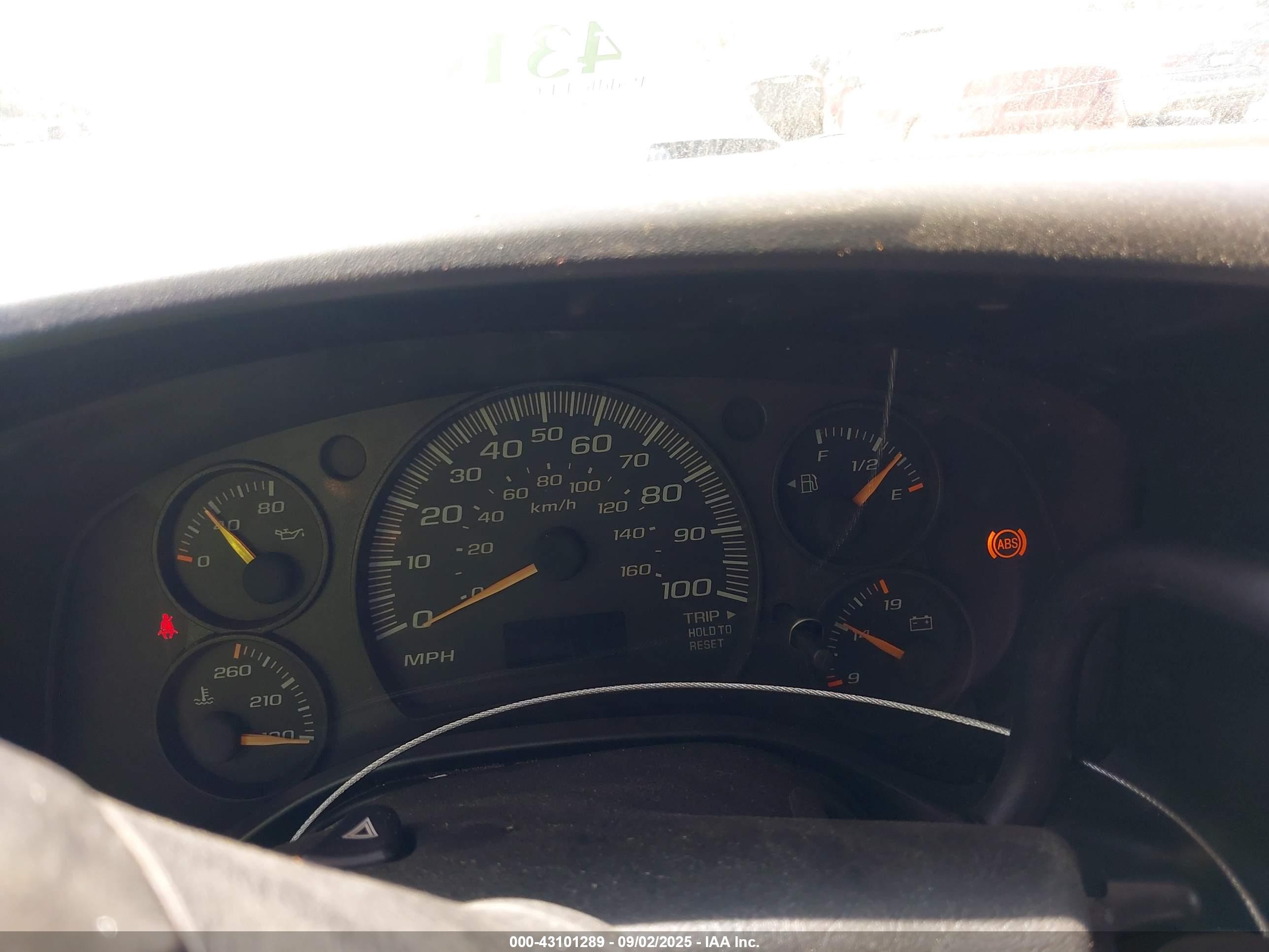CHEVROLET EXPRESS image 7