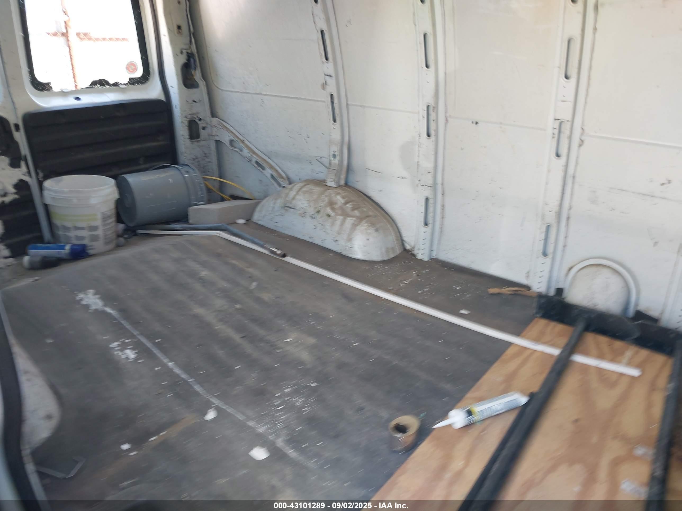 CHEVROLET EXPRESS image 8