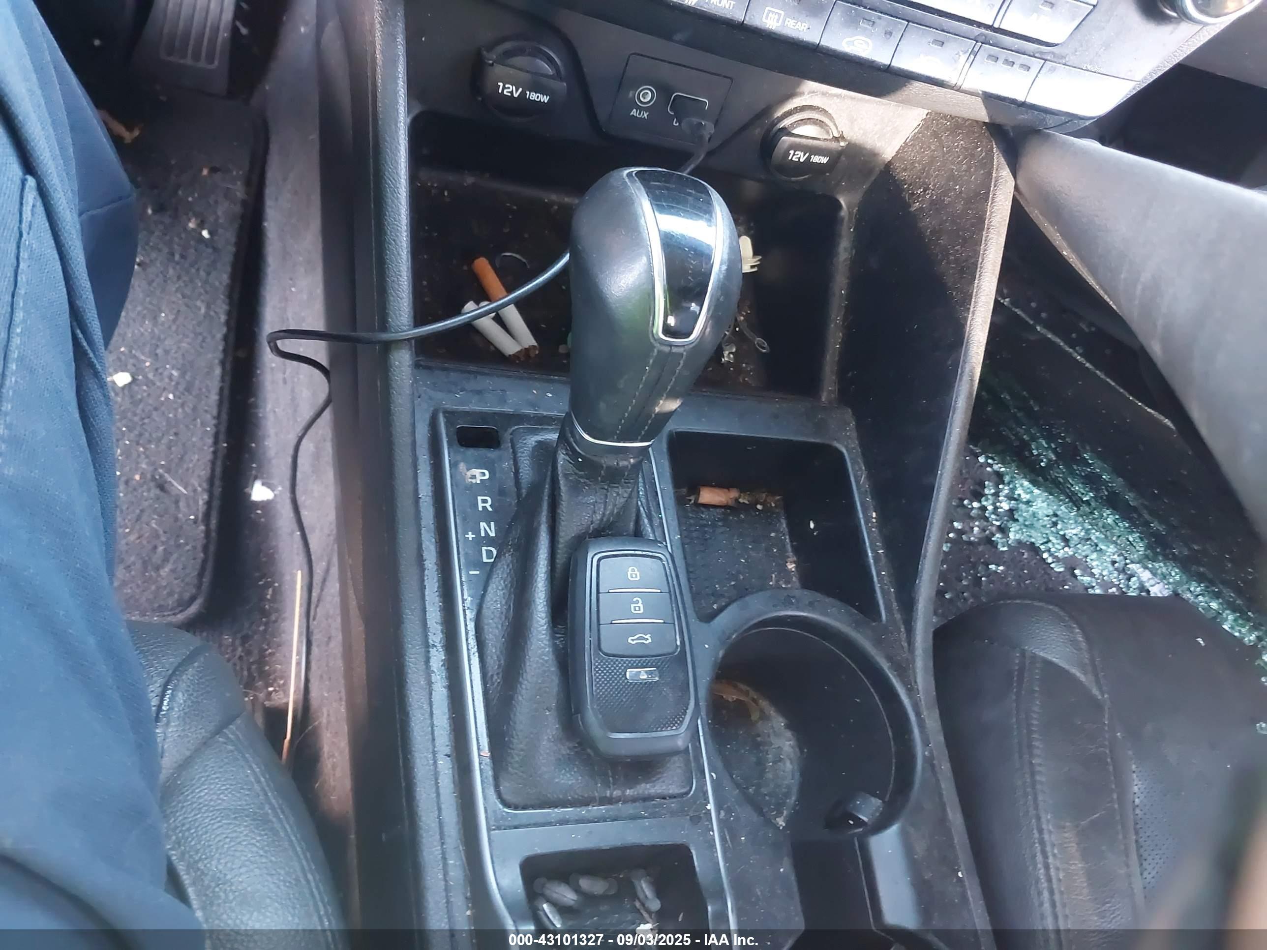 HYUNDAI TUCSON image 11