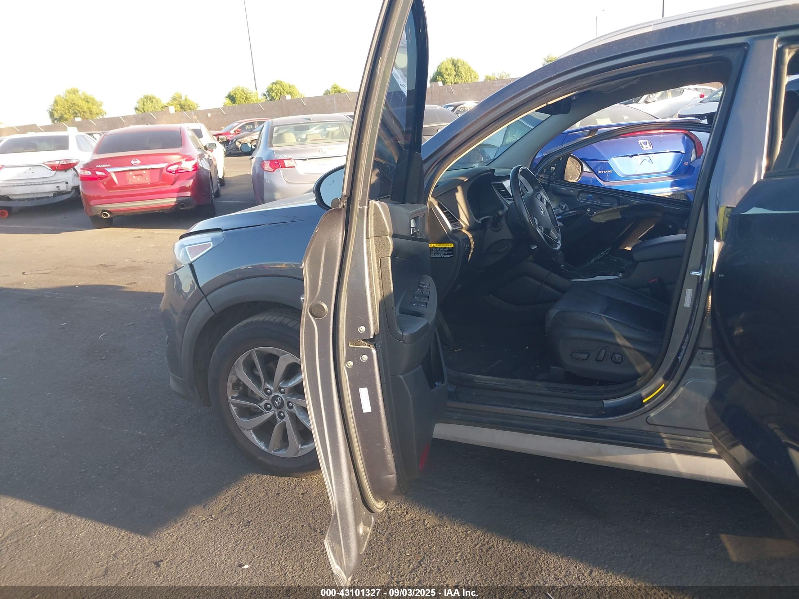 HYUNDAI TUCSON image 5
