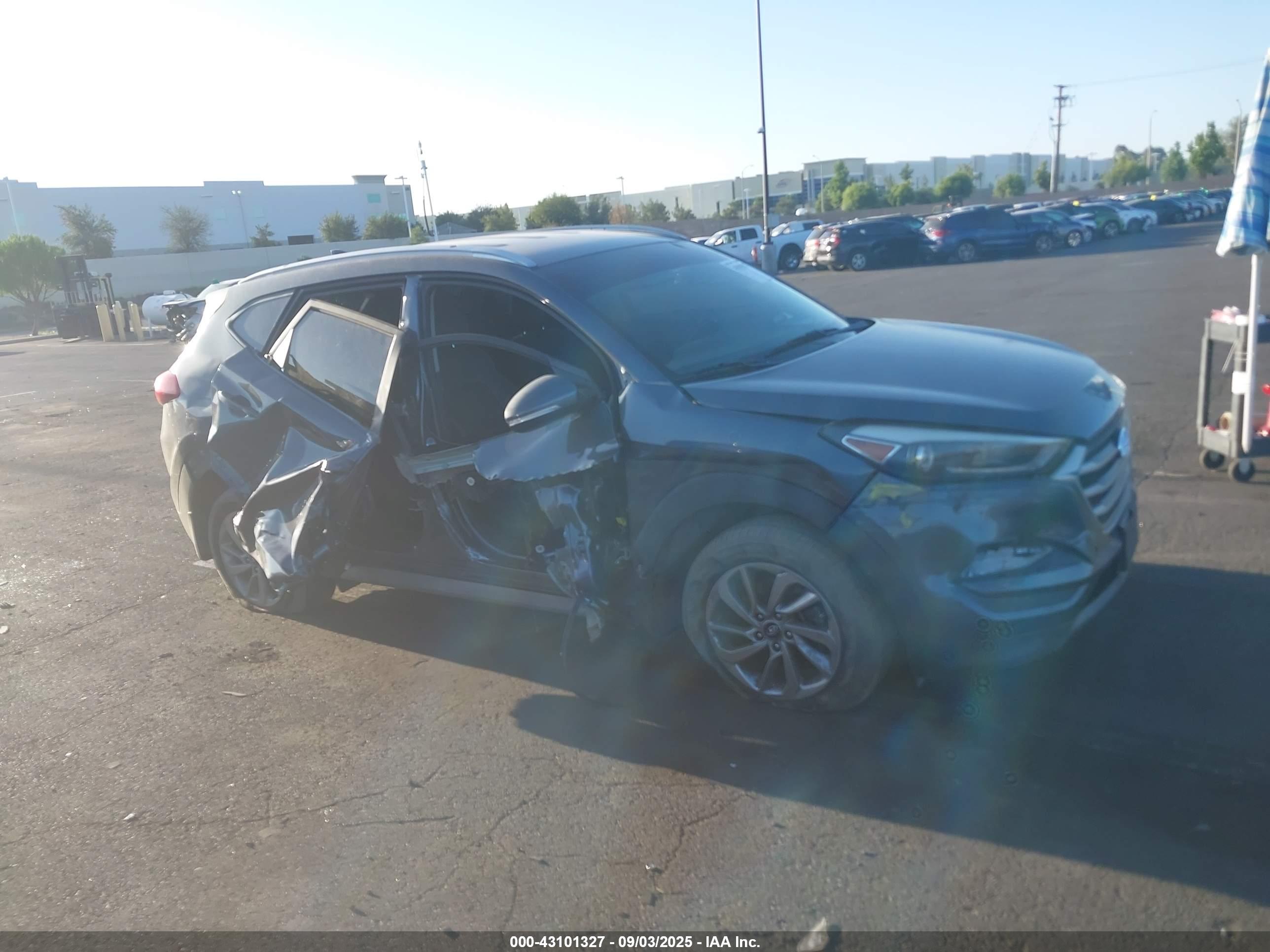 HYUNDAI TUCSON image 6