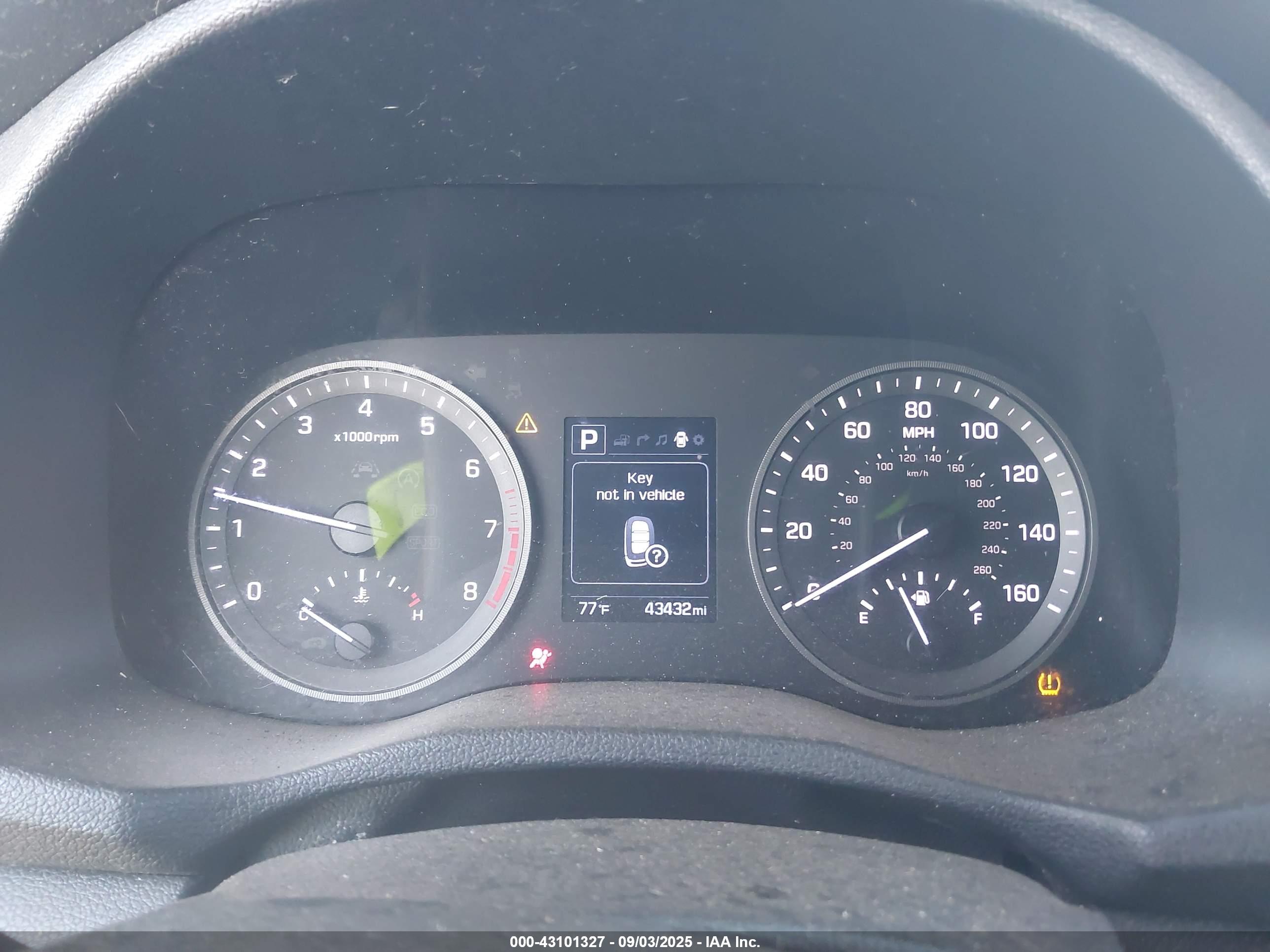 HYUNDAI TUCSON image 7