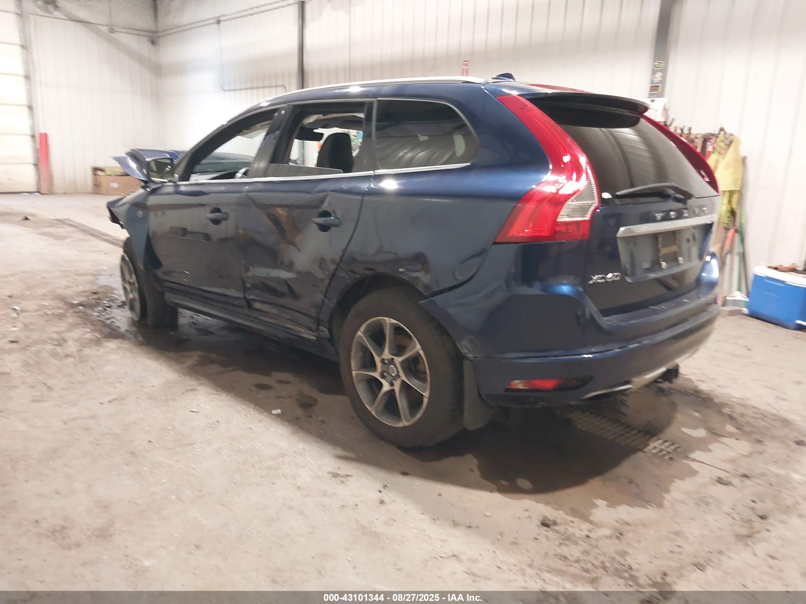 VOLVO XC60 image 3