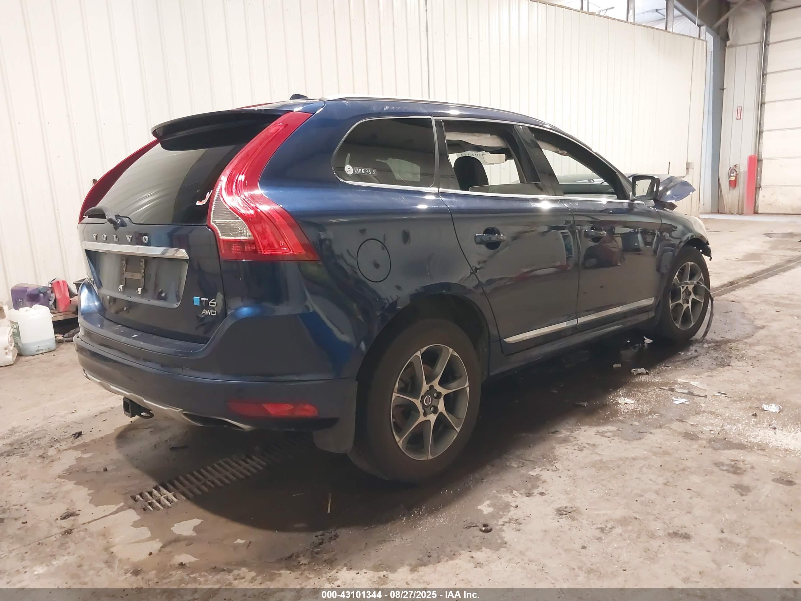 VOLVO XC60 image 4
